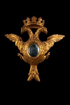 Regal Reflections: Konvexe Spiegel mit geschnitzten Doppeladlern und Kronen