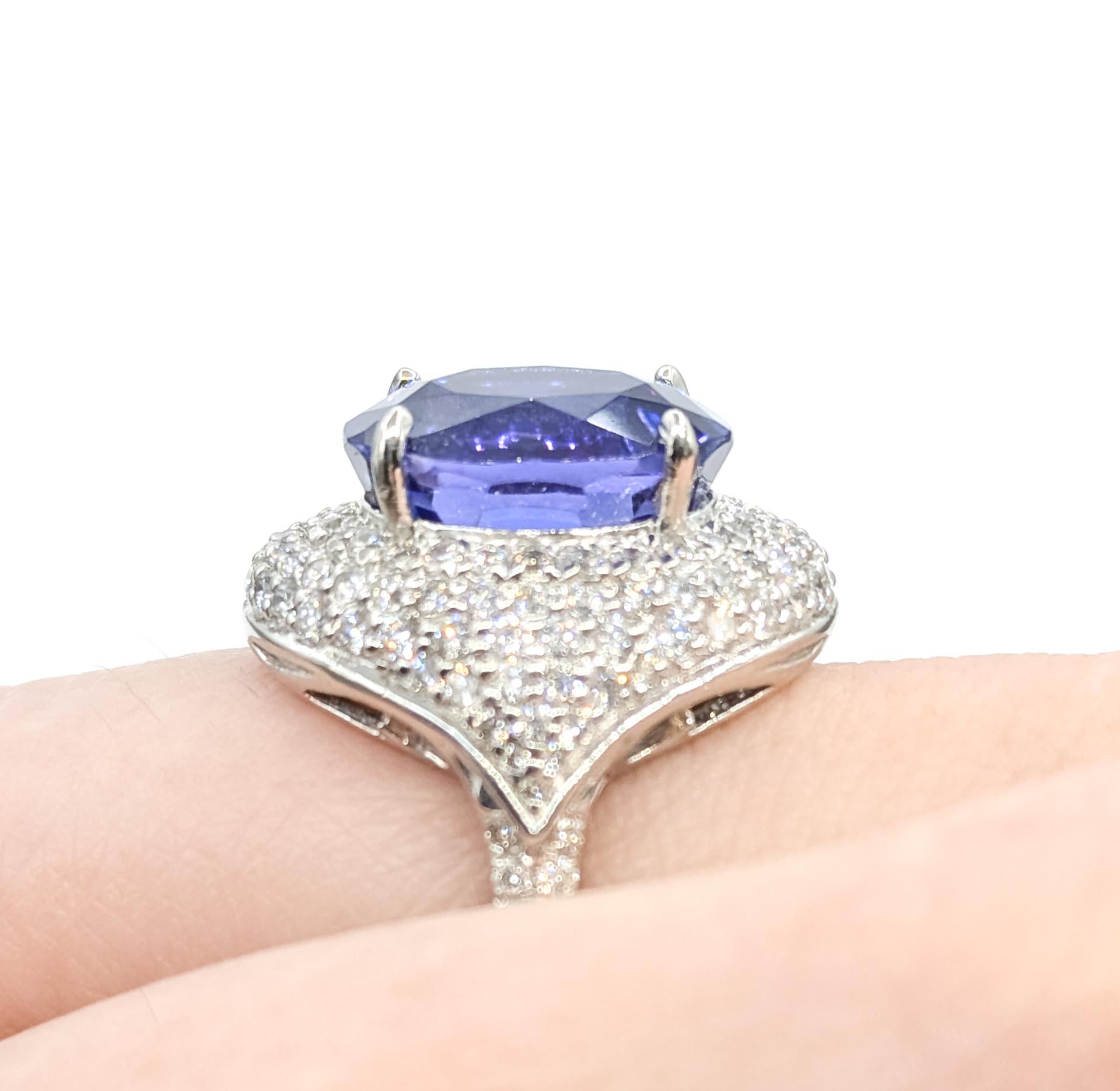 Taille ovale Bague cocktail en platine avec tanzanite et diamant en vente