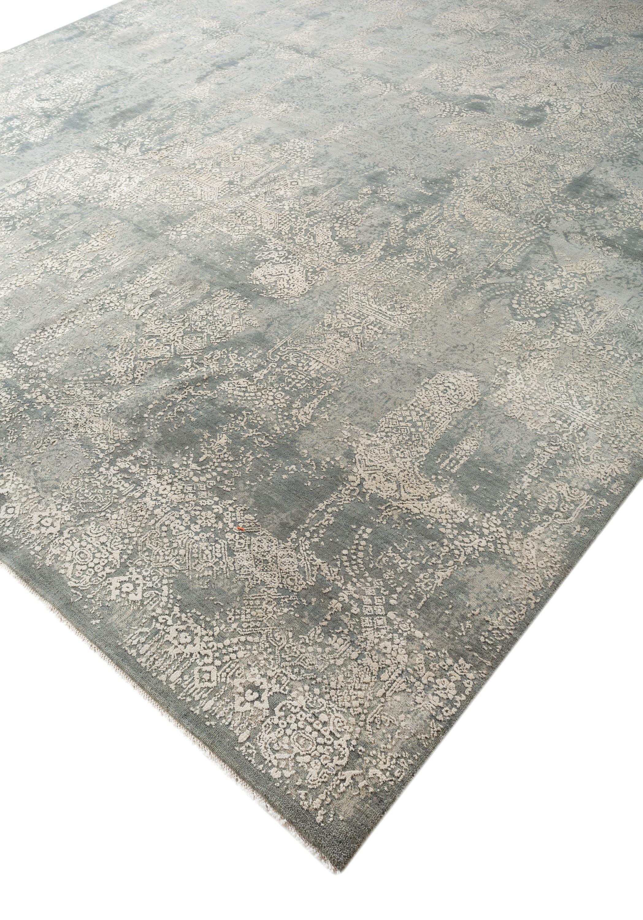 Modern Regal Verdancy Forest green & White 300X420 Cm Handknotted Rug For Sale