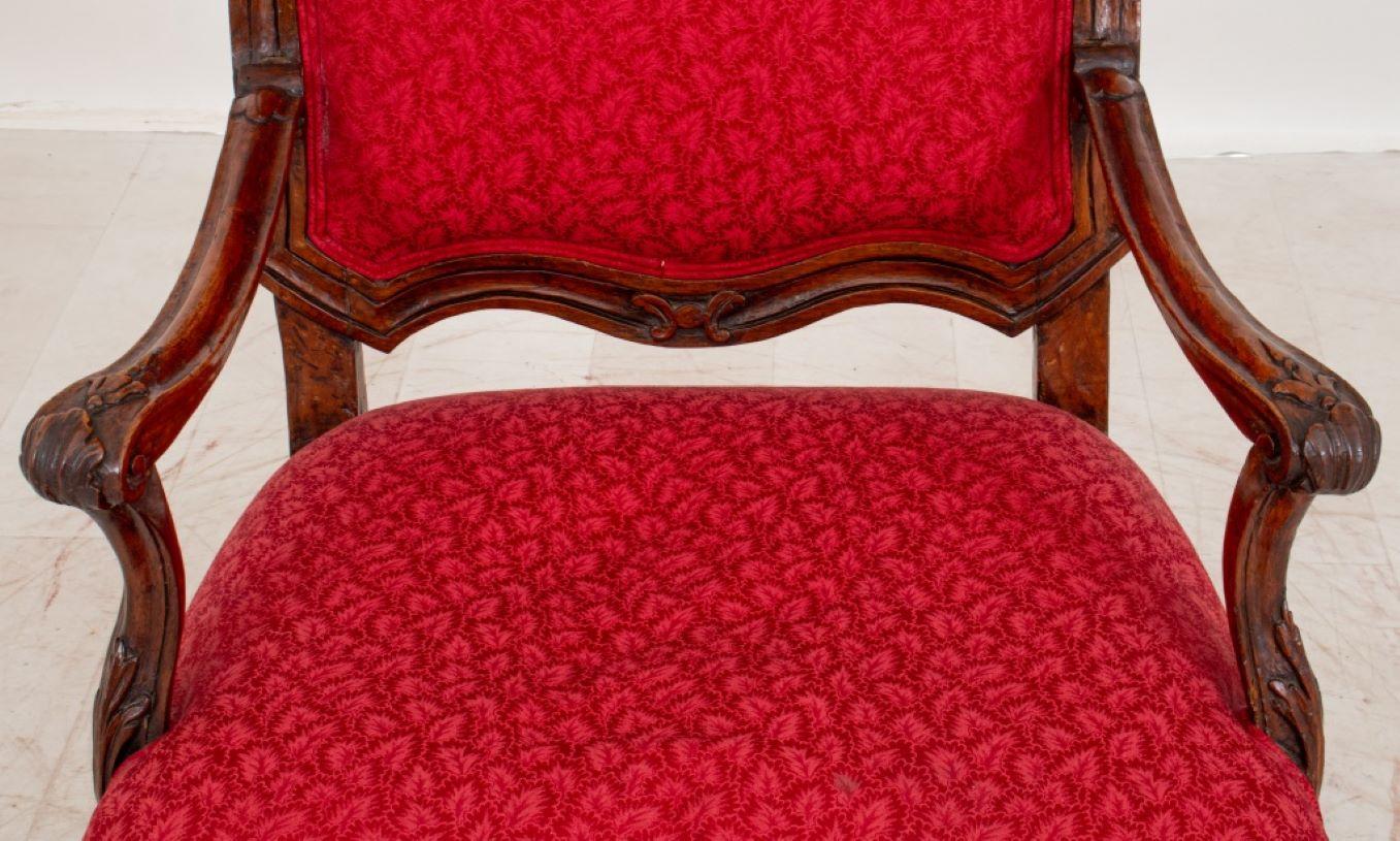 Regence Carved Fauteuil a la Reine In Good Condition For Sale In New York, NY