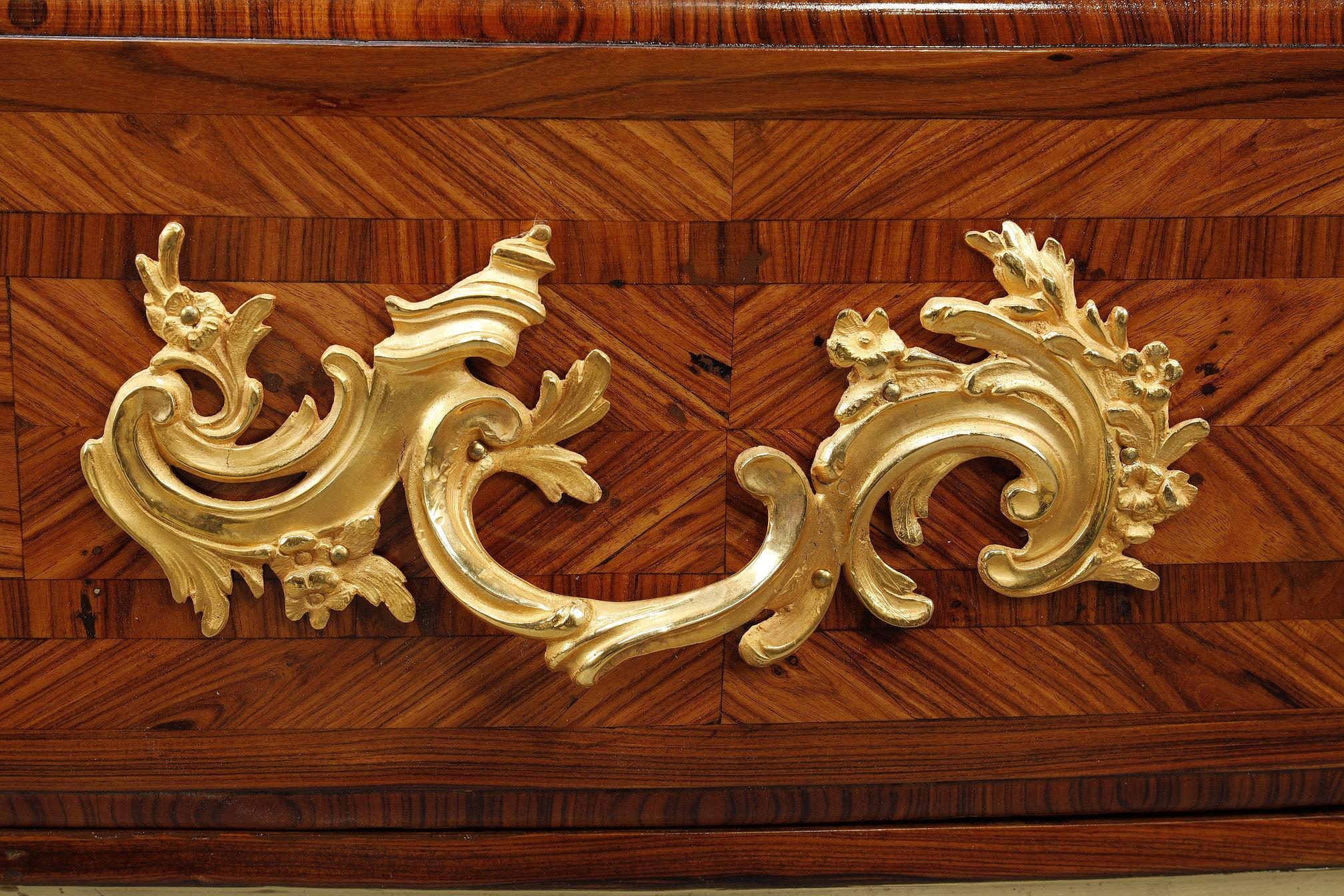 Regence chest of drawers stamped P M , attributed to Pierre Moulin For Sale 5