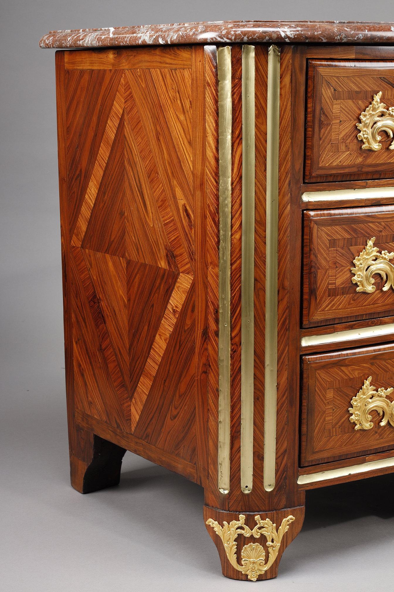 Regence chest of drawers stamped P M , attributed to Pierre Moulin For Sale 8