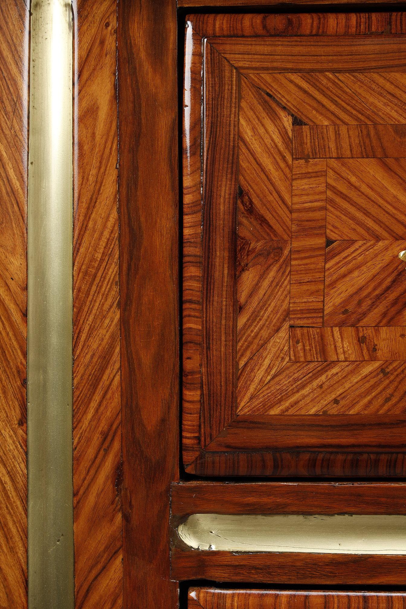 Regence chest of drawers stamped P M , attributed to Pierre Moulin For Sale 12