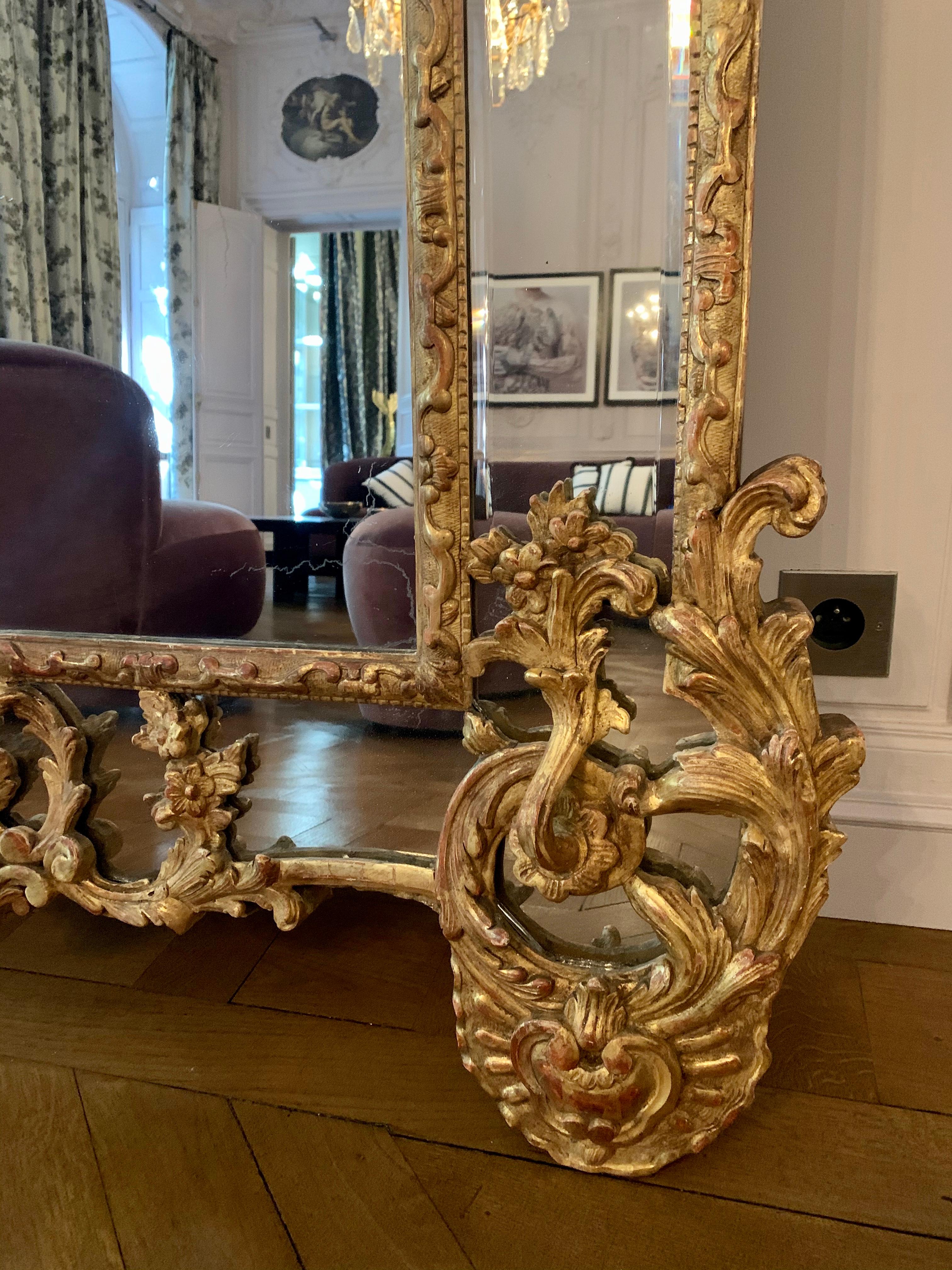 Regence Gilt-Beechwood Mirror, circa 1720 In Good Condition For Sale In Bordeaux, FR