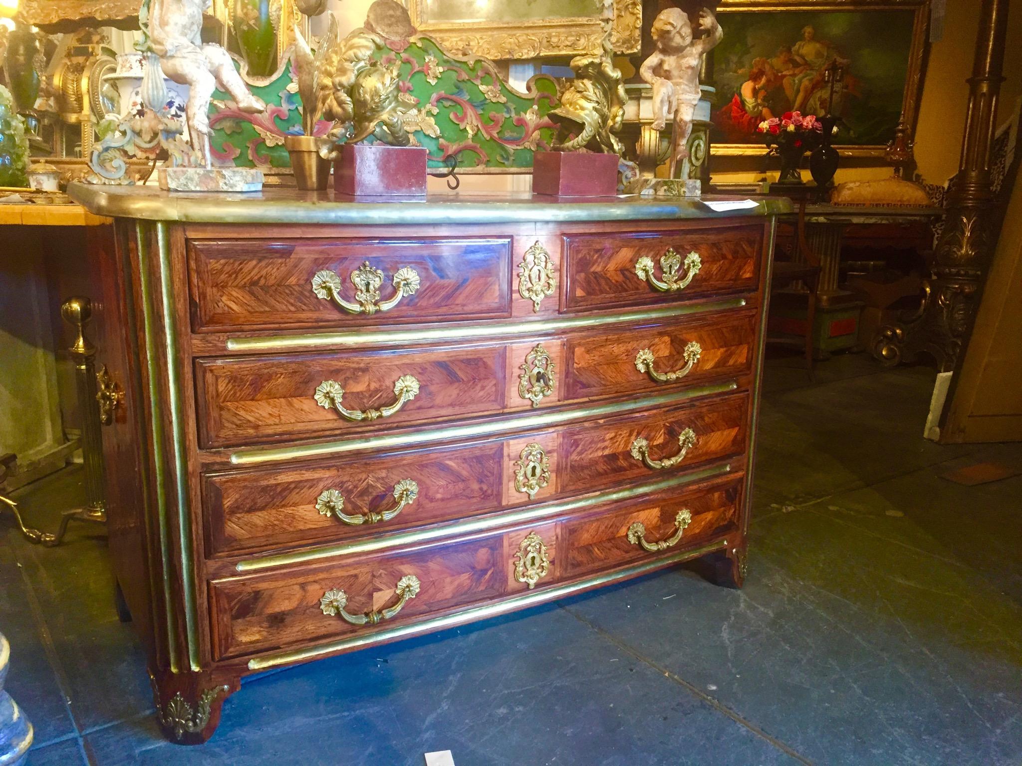 Regence Kingwood Commode Early 18th Century with Gilded Mounts In Good Condition In Nashville, TN