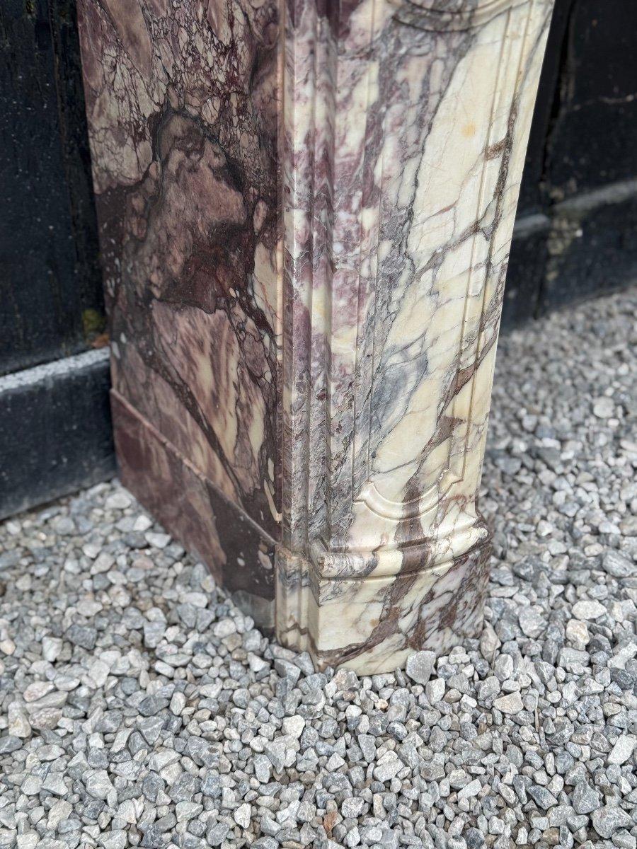 Regence mantel in Breche Violette marble, 18th century
dimensions of hearth : 90 x 112,5cm
