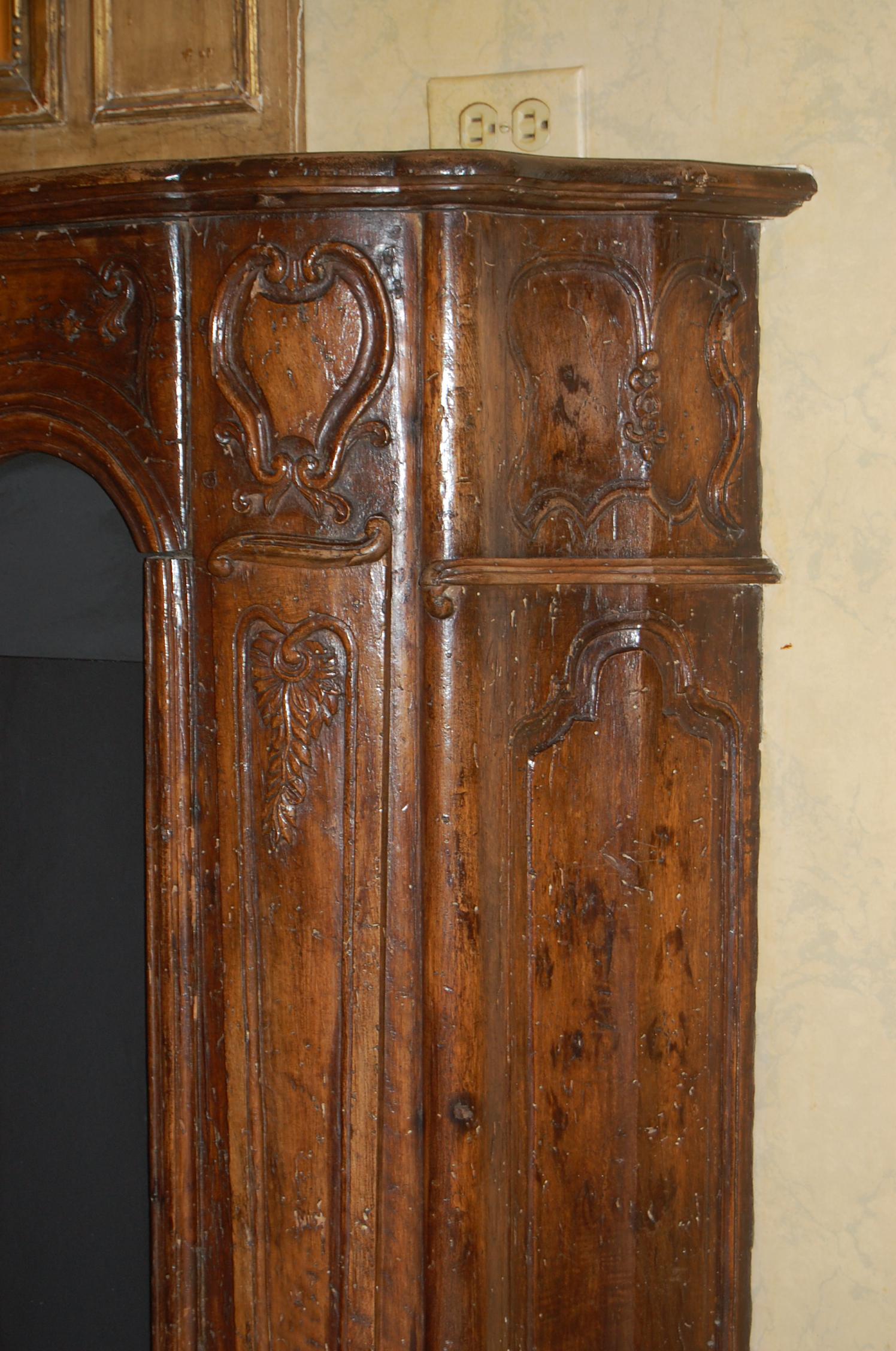 Régence Period Carved Walnut Serpentine Fireplace Mantel, circa 1715 For Sale 5