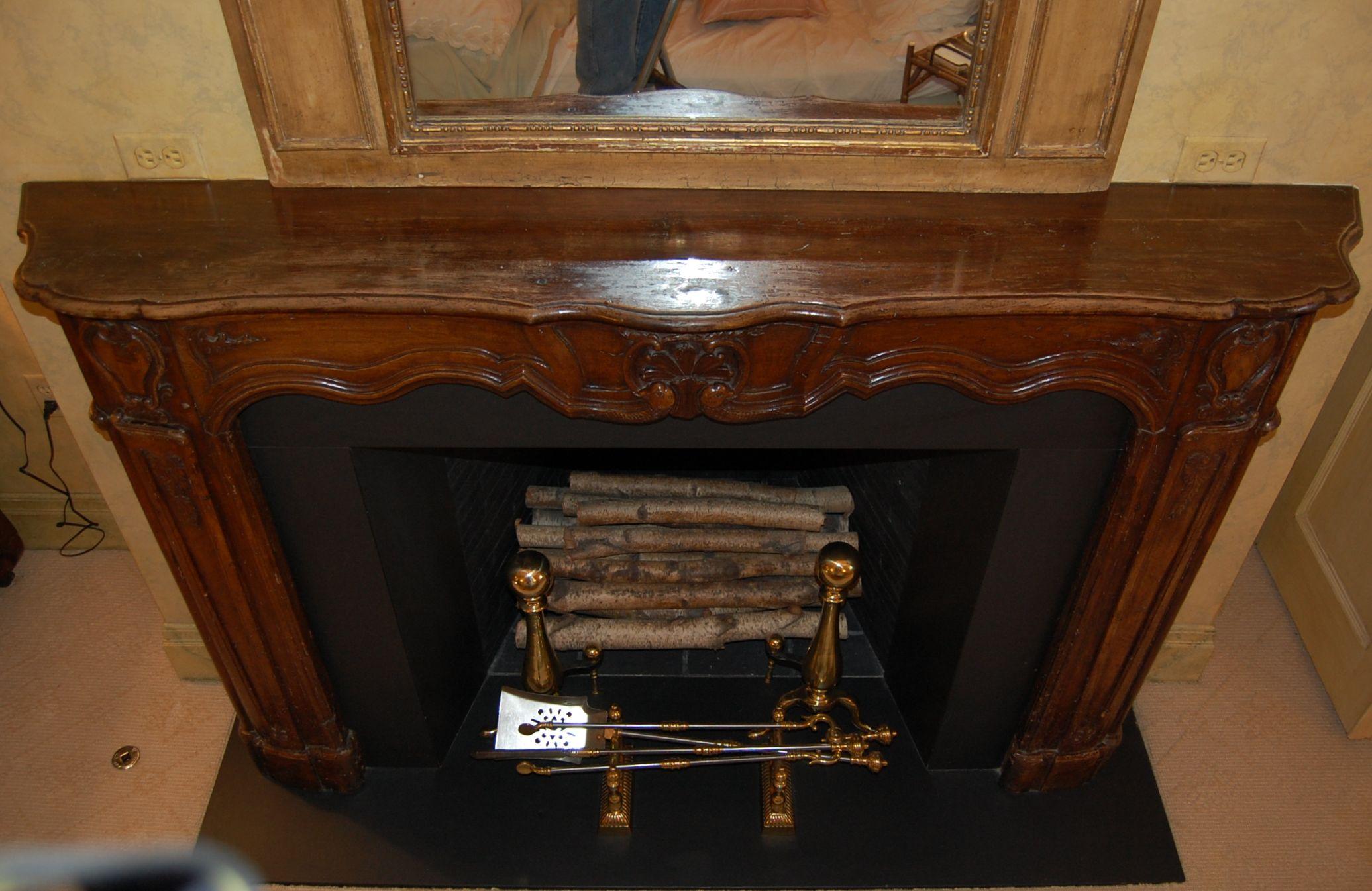 Régence Period Carved Walnut Serpentine Fireplace Mantel, circa 1715 For Sale 7