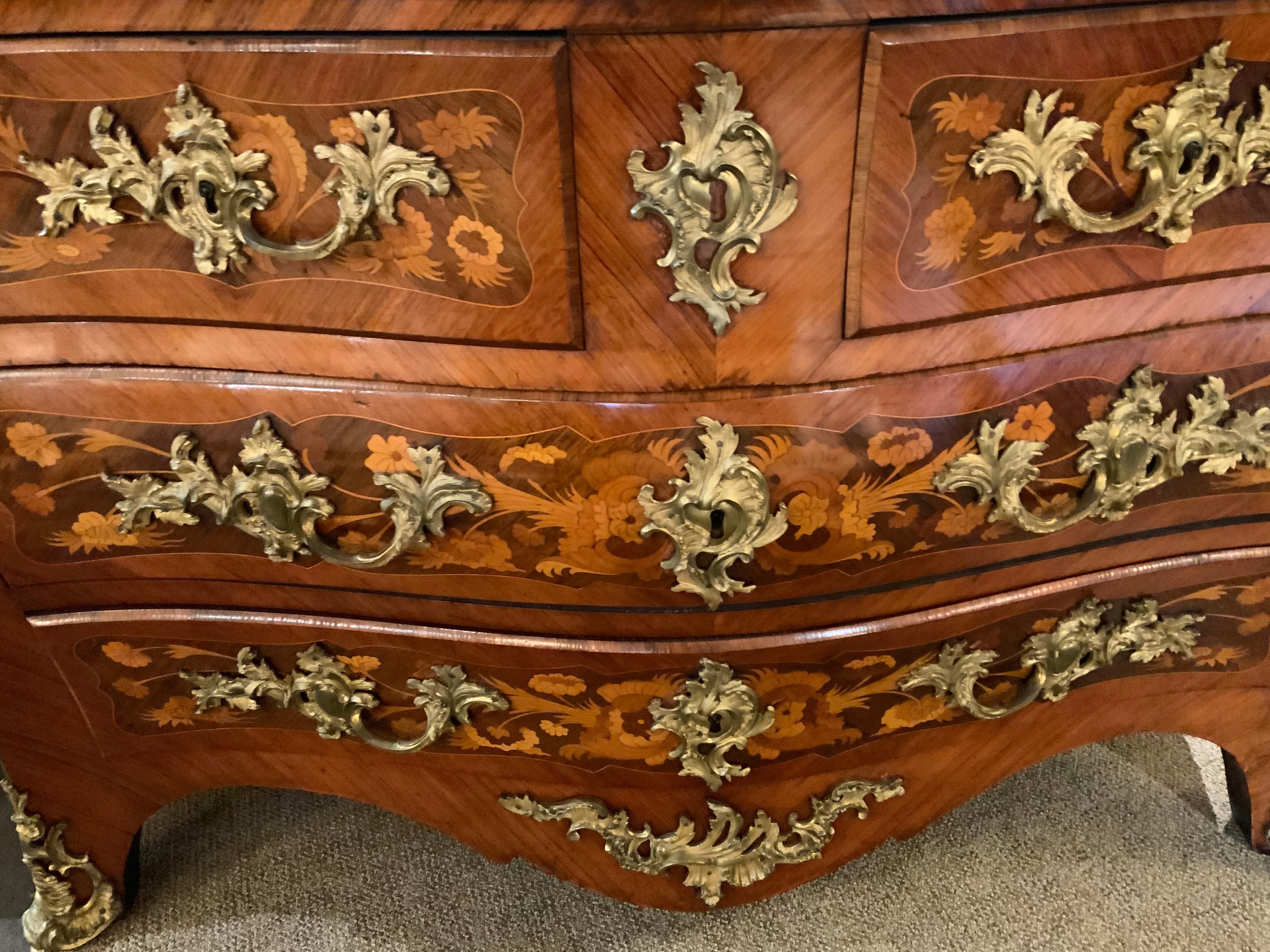 Regence Style Bombe’ Commode, 19th Century with Marble Top, Floral Marquetry In Good Condition In Houston, TX