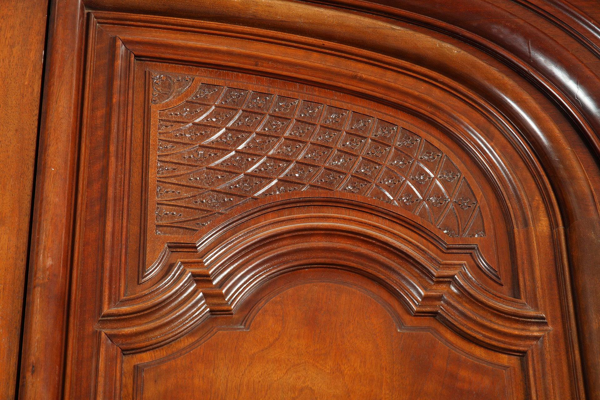 Late 19th Century Regence Style Wooden Display-Cabinet by C. Potheau, France, circa 1895 For Sale