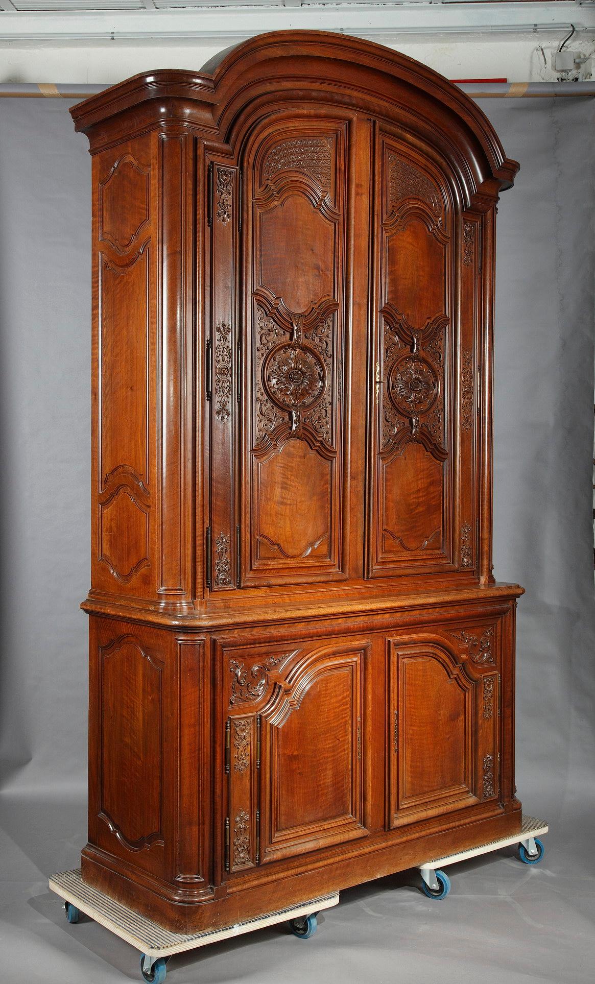 Regence Style Wooden Display-Cabinet by C. Potheau, France, circa 1895 For Sale 2