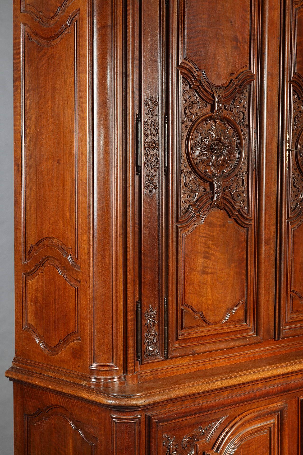 Regence Style Wooden Display-Cabinet by C. Potheau, France, circa 1895 For Sale 3