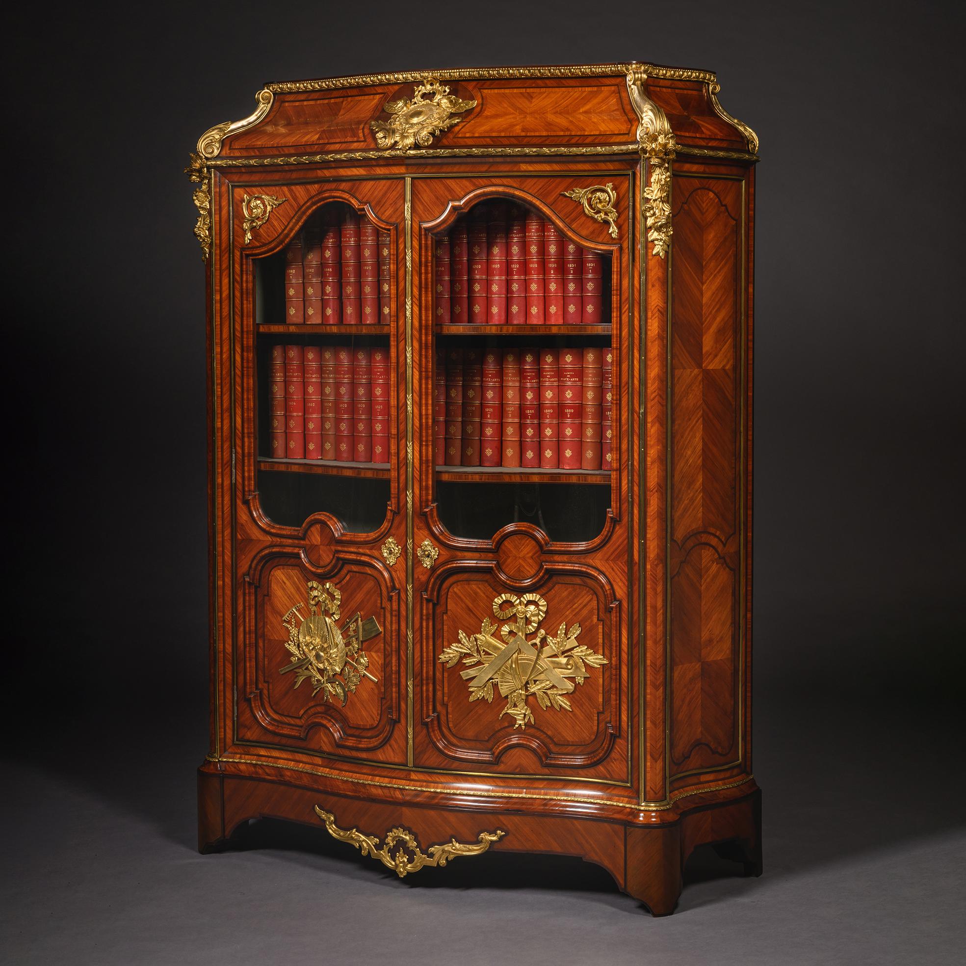 Français Bibliothèque en marqueterie montée sur vermeil de style Régence par la Maison Beurdeley, Paris en vente