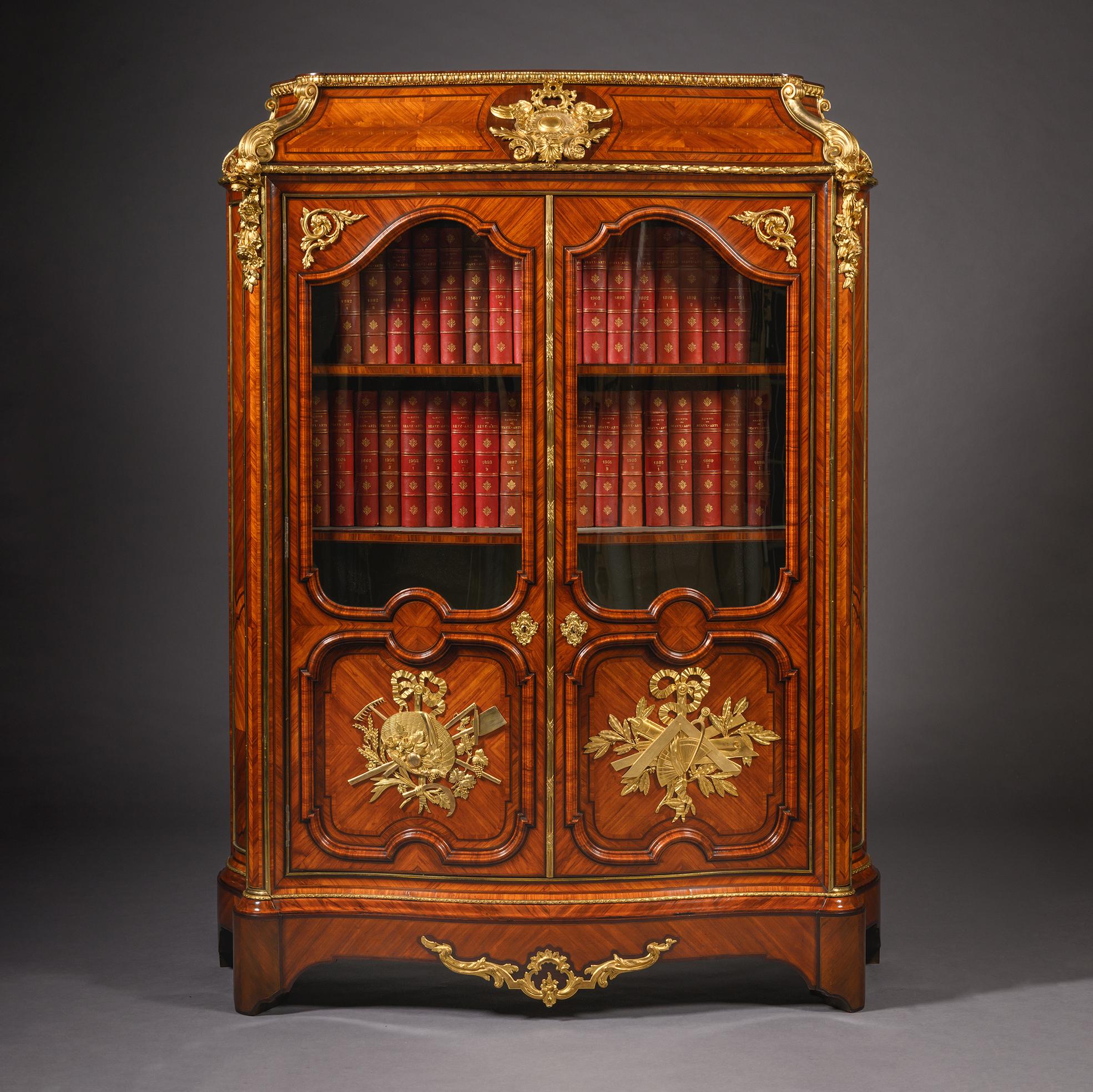 Bibliothèque en marqueterie montée sur vermeil de style Régence par la Maison Beurdeley, Paris Bon état - En vente à Brighton, West Sussex