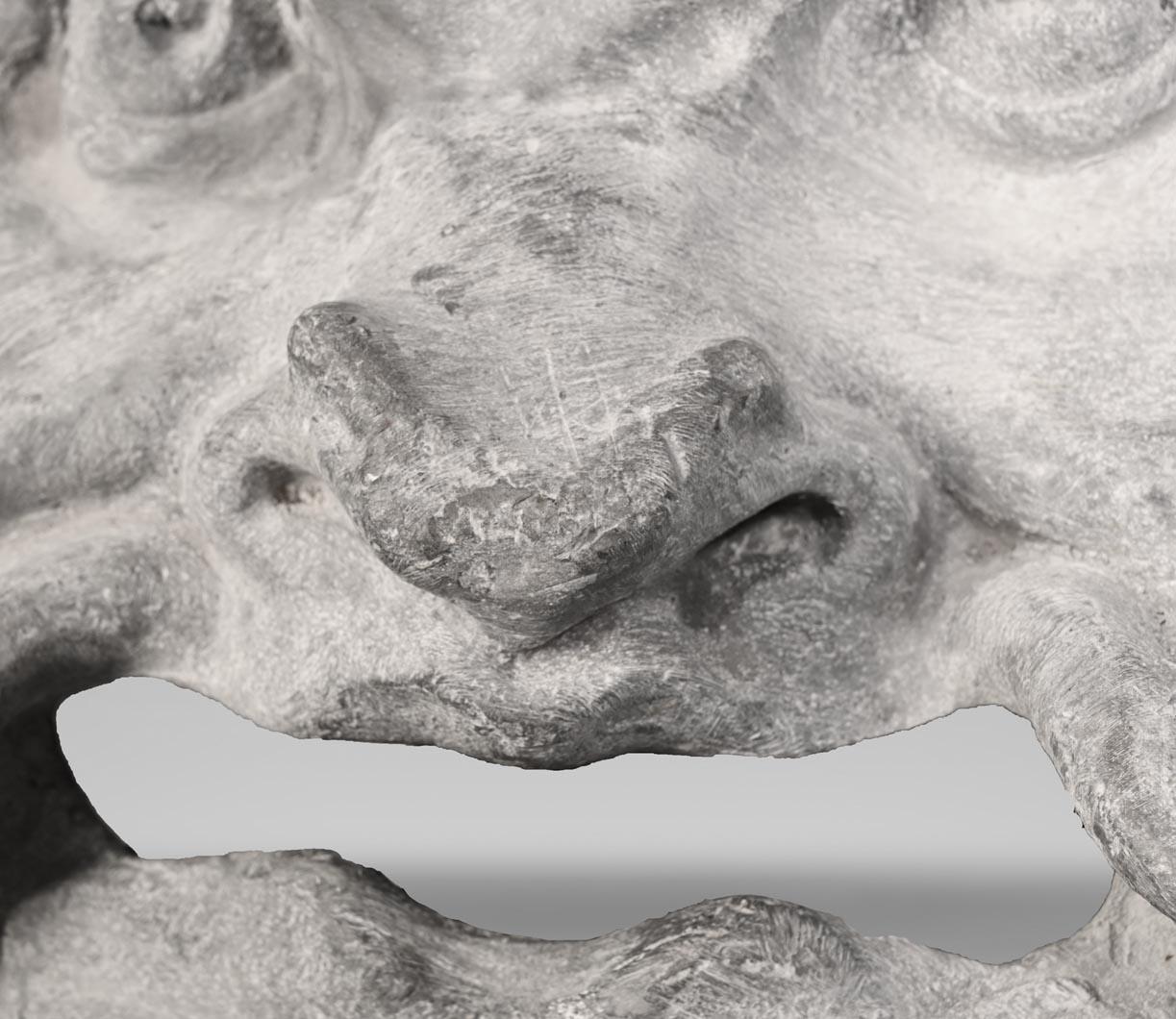Francese Maschera da fontana grottesca in piombo in stile Regence in vendita