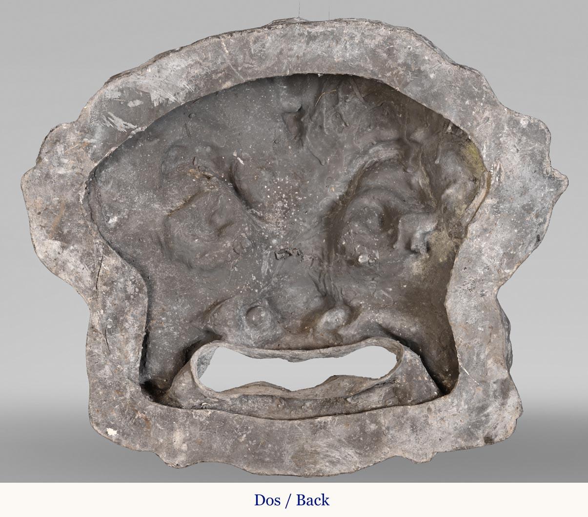 Maschera da fontana grottesca in piombo in stile Regence In condizioni buone in vendita a SAINT-OUEN-SUR-SEINE, FR