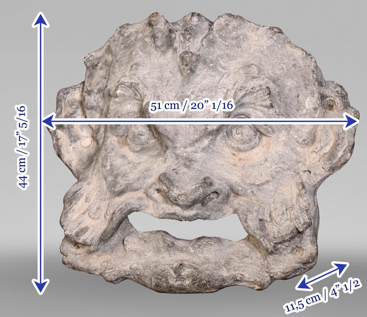 XIX secolo Maschera da fontana grottesca in piombo in stile Regence in vendita