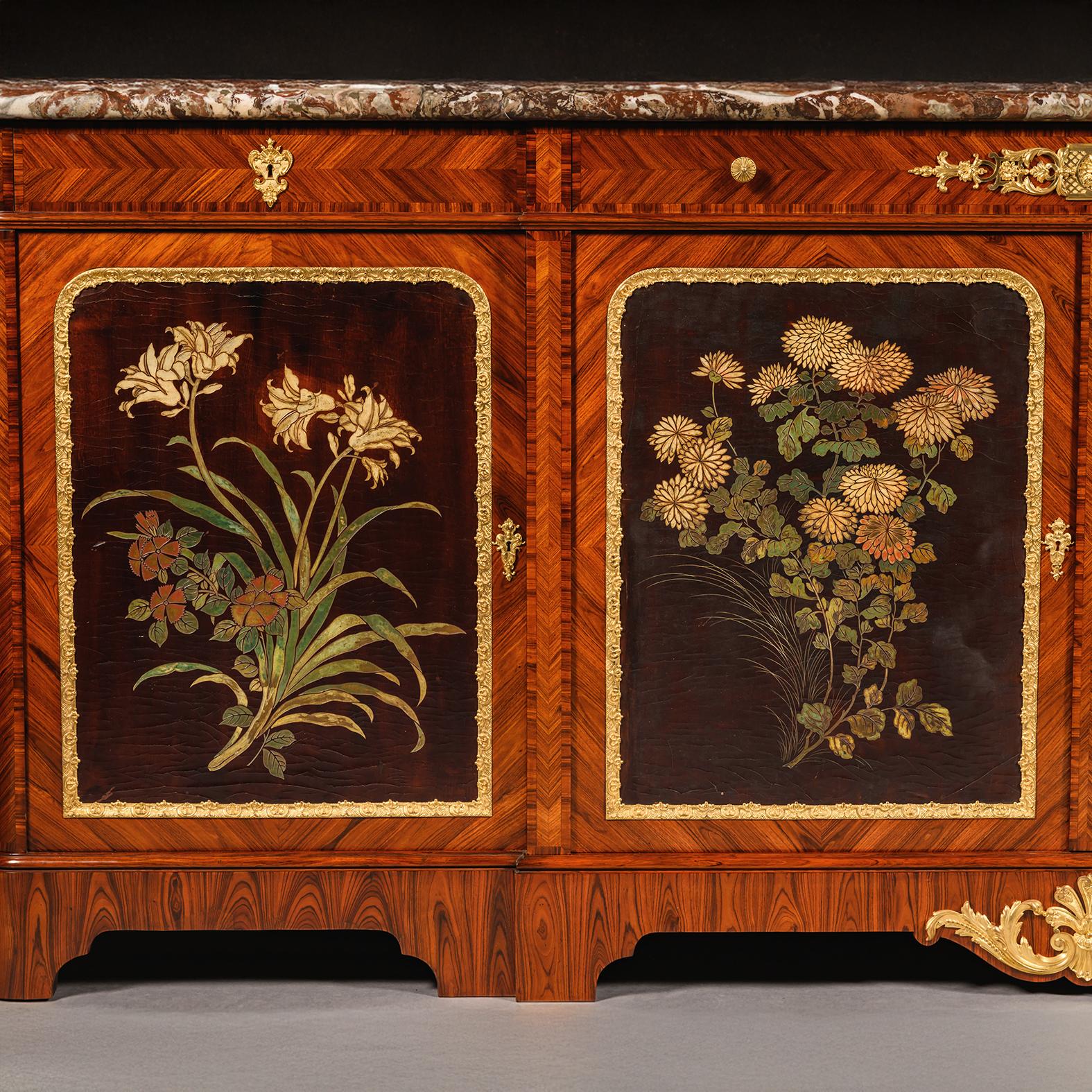 Beistellschrank im Régence-Stil mit Lacktafeln, Paul Sormani zugeschrieben, um 1890 im Zustand „Gut“ im Angebot in Brighton, West Sussex