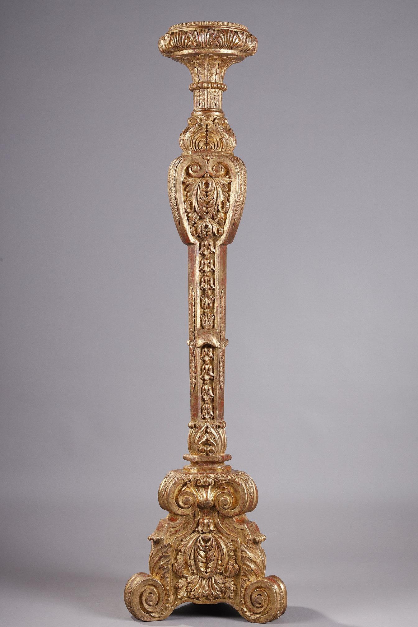 French Regence style tripod giltwood stand For Sale