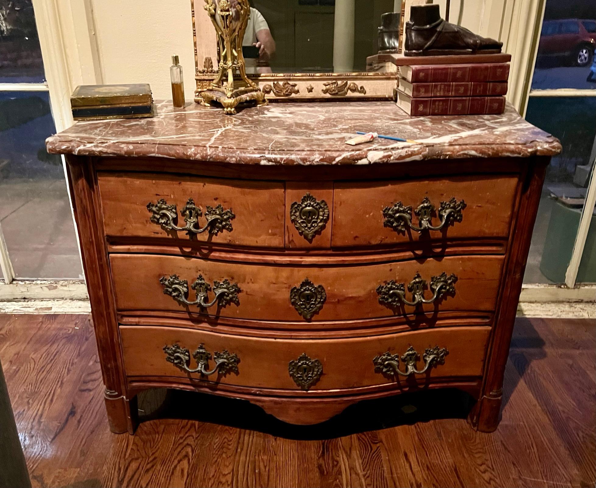 Regence to Louis XV Transitional Provincial Commode, Circa 1720  For Sale 11