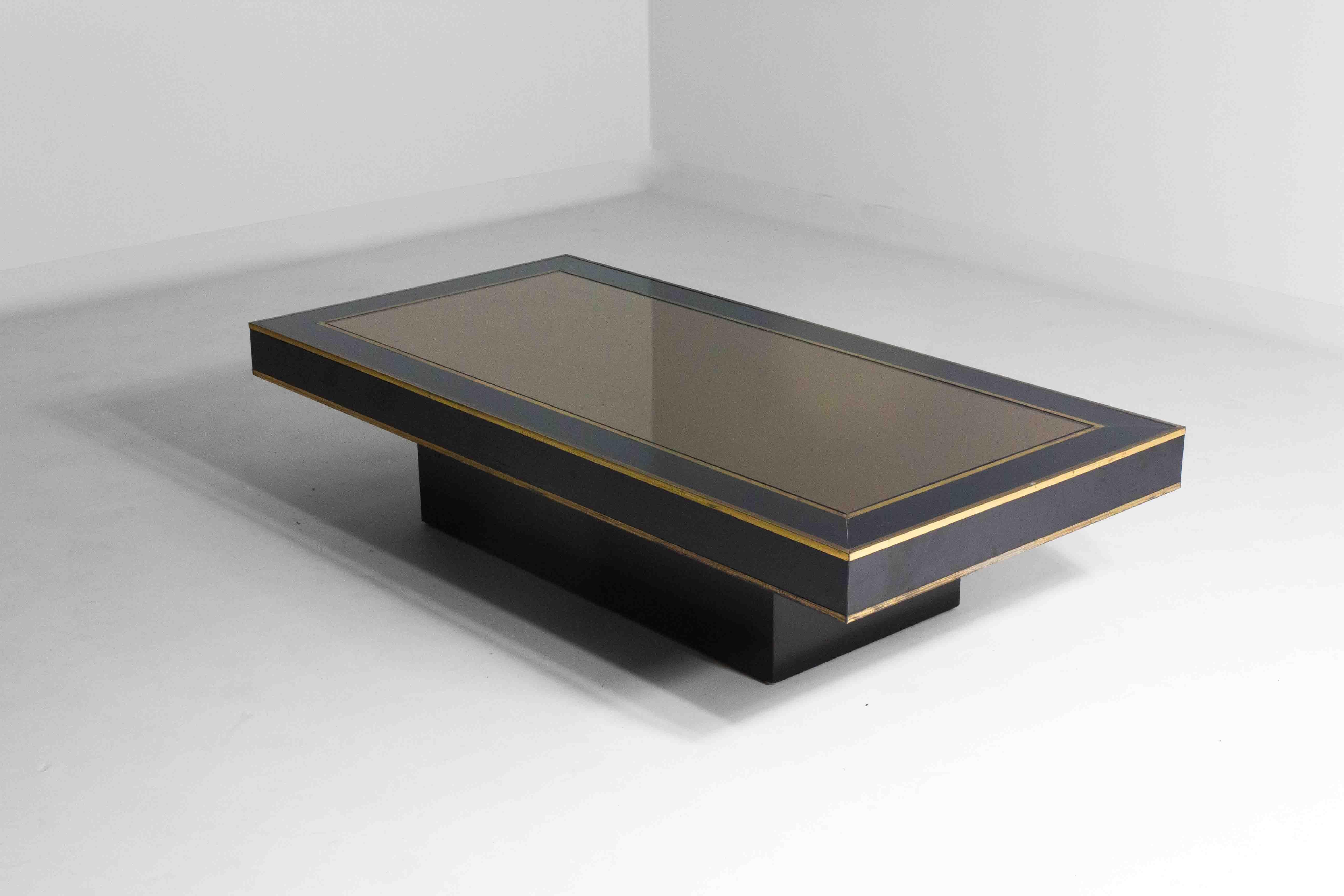 Regency black and brass mirror coffee table, Italy 1980s In Good Condition For Sale In Antwerpen, VAN