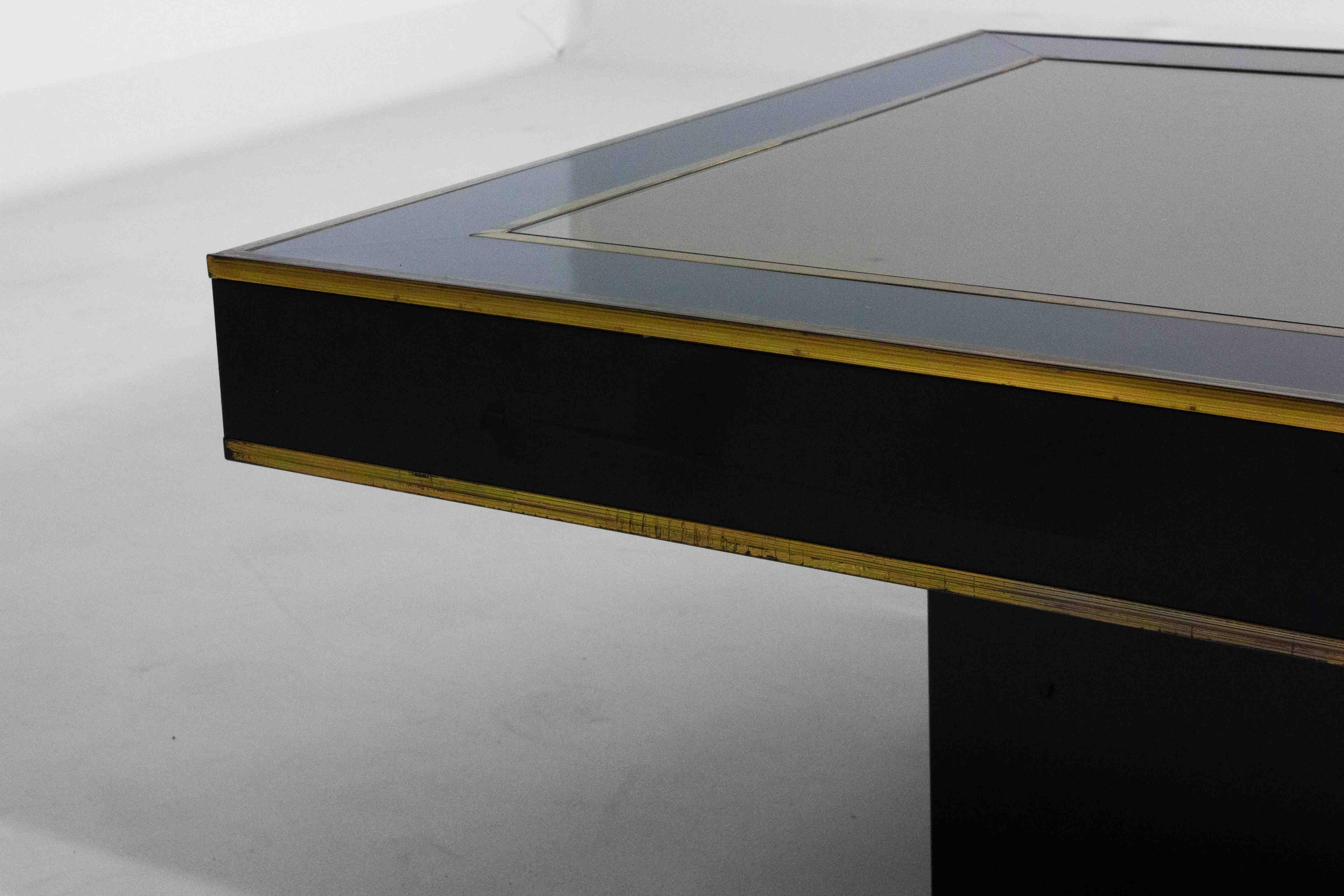 Brass Regency black and brass mirror coffee table, Italy 1980s For Sale