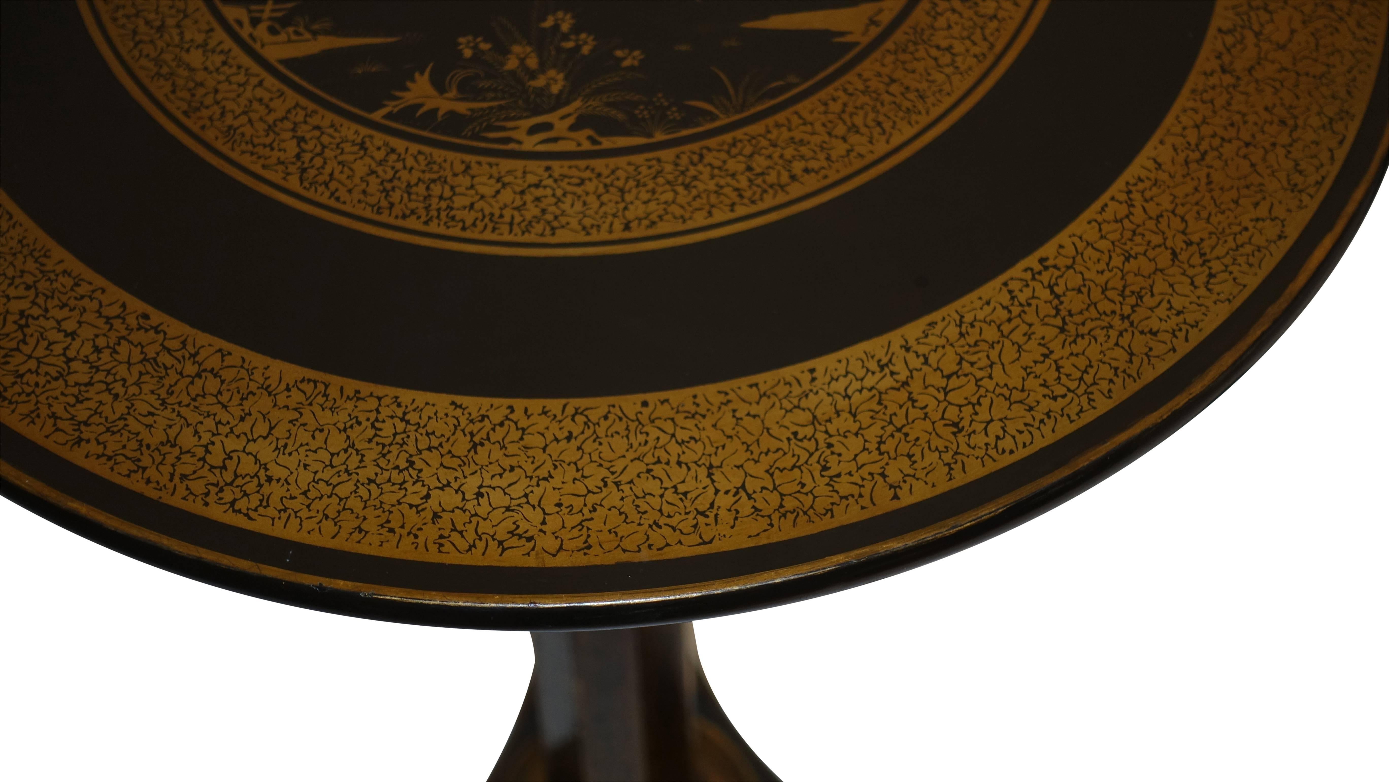 Regency Black Lacquer Side Tables with Chinoiserie Decoration, circa 1840, Pair 1