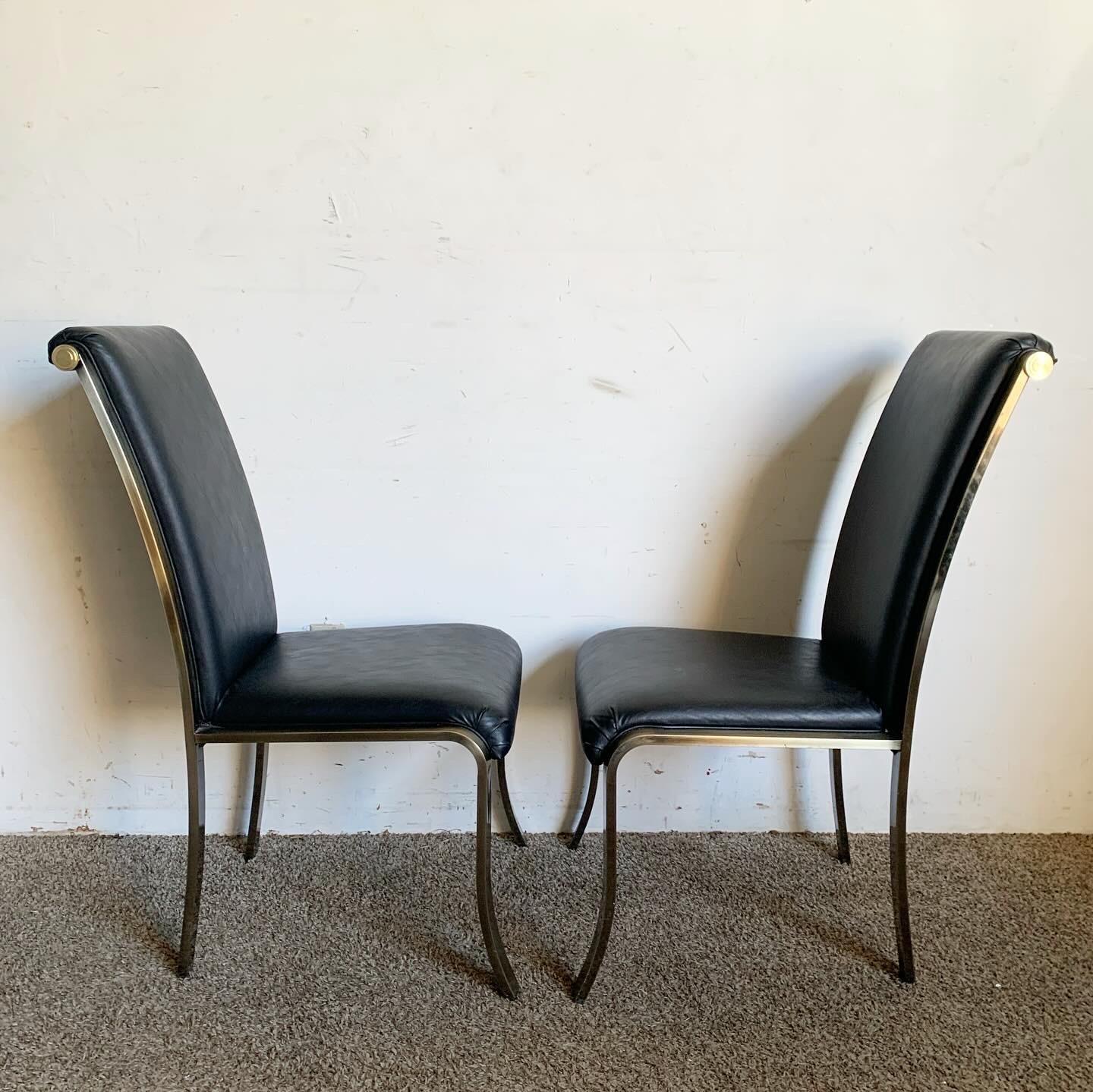 Americano Sedie da pranzo Regency in vinile nero e ottone spazzolato di DIA in vendita