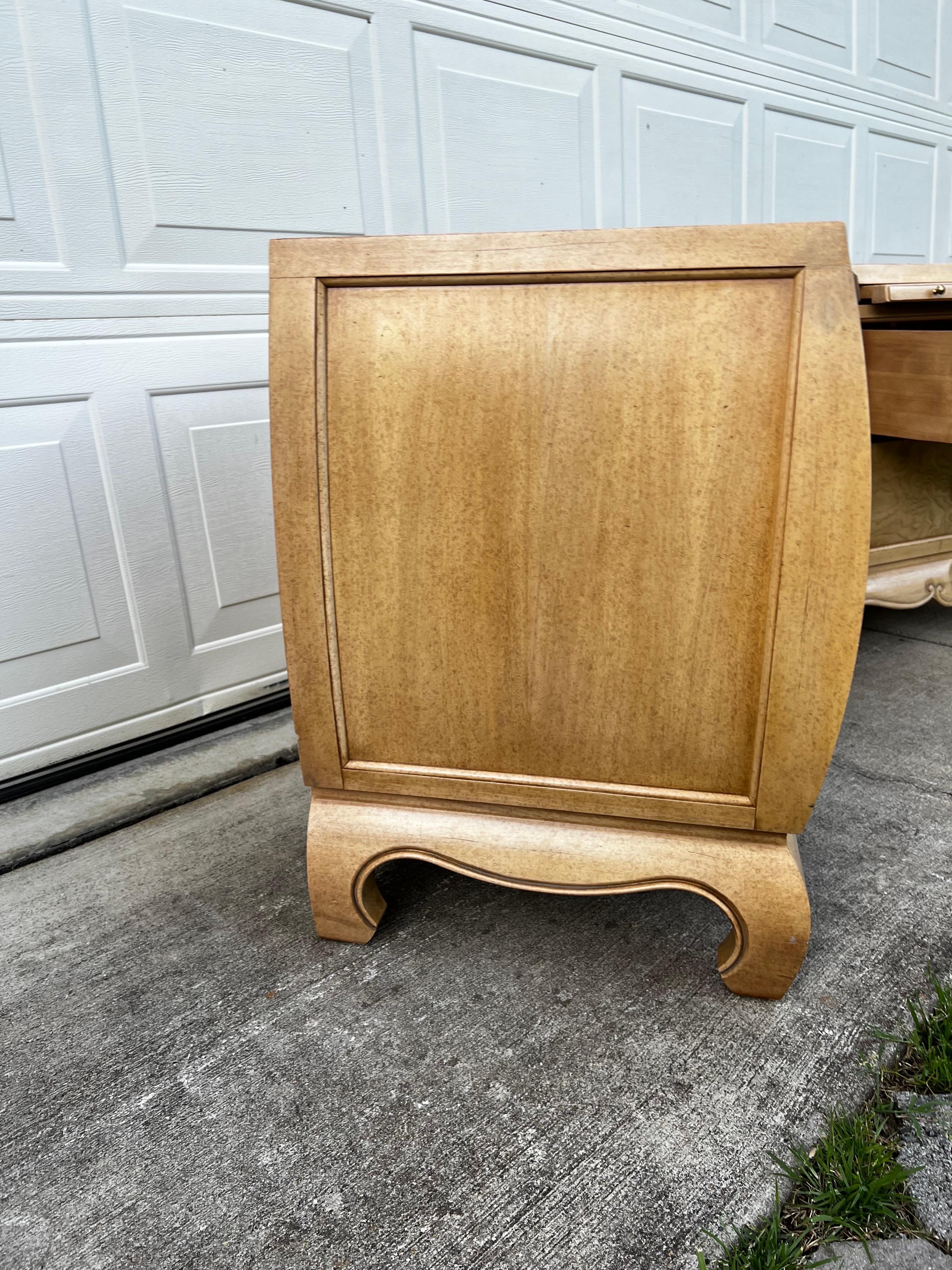 American Regency Blond Burl-Wood Nightstands by Century Furniture, a Pair For Sale