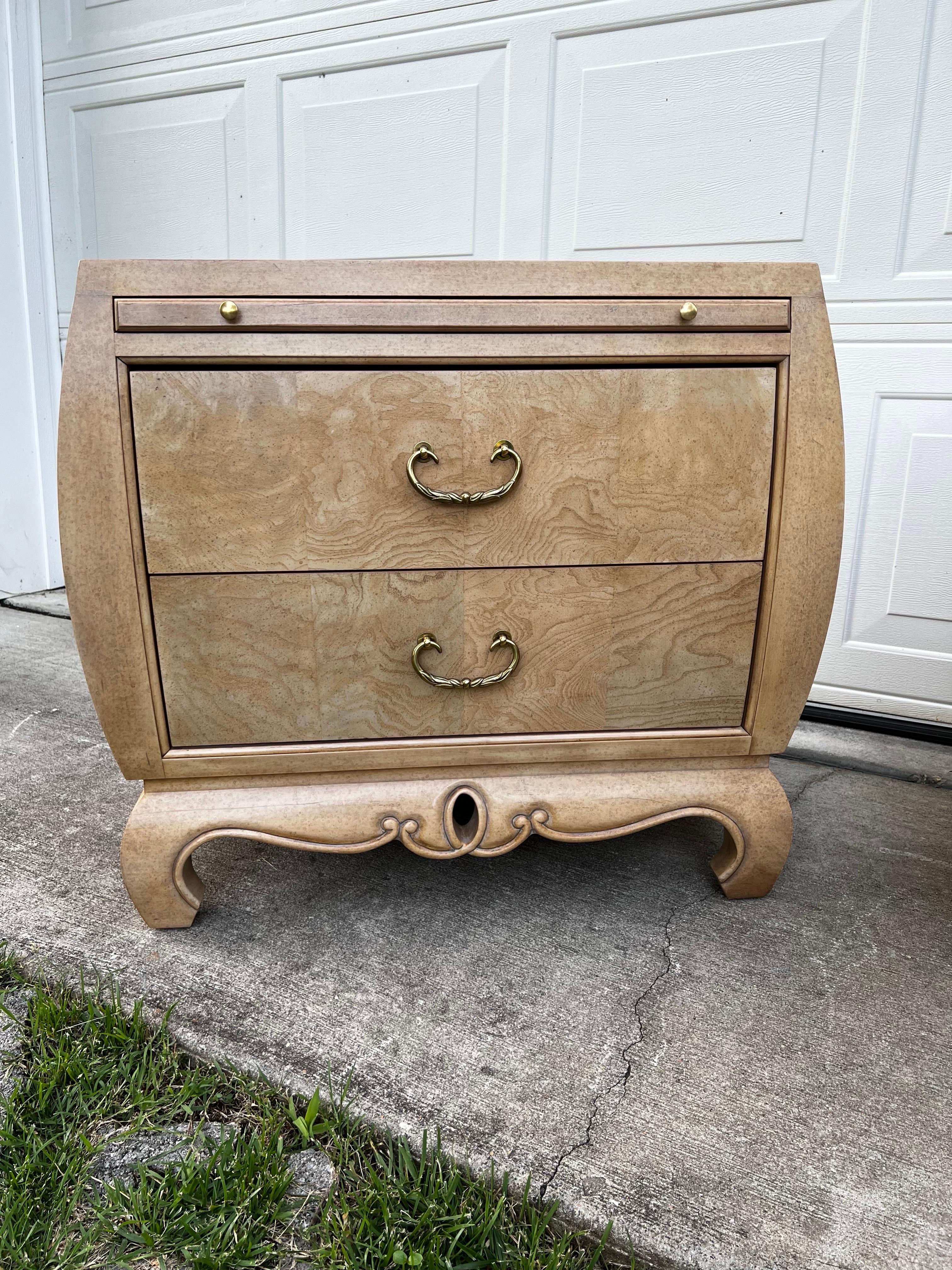 Regency Blond Burl-Wood Nightstands by Century Furniture, a Pair In Good Condition For Sale In Fort Washington, MD