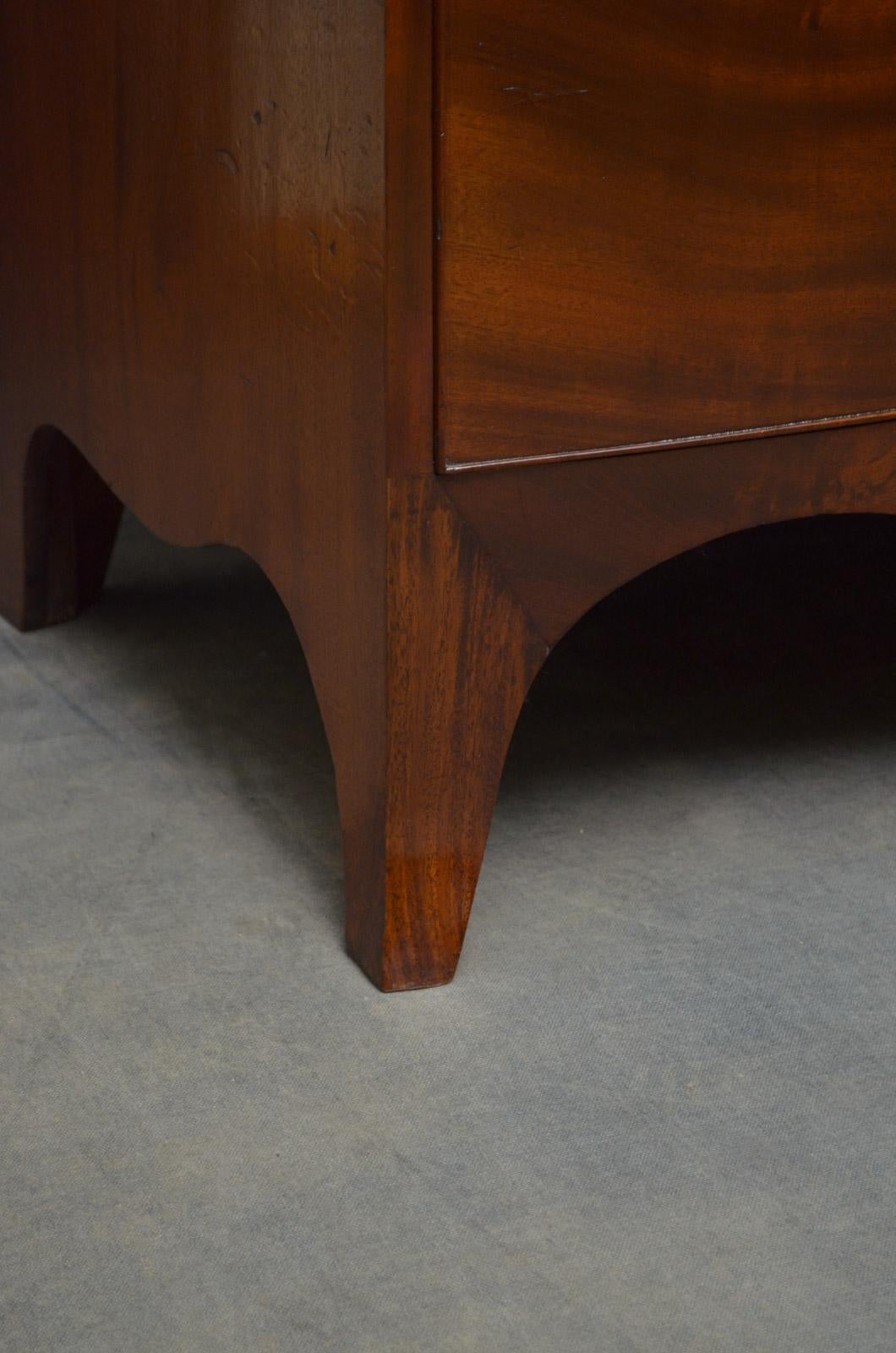 Regency Bowfronted Chest of Drawers in Mahogany 2