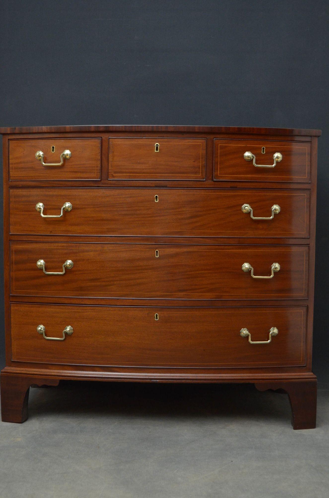 Early 19th Century Regency Bowfronted Mahogany Chest of Drawers For Sale