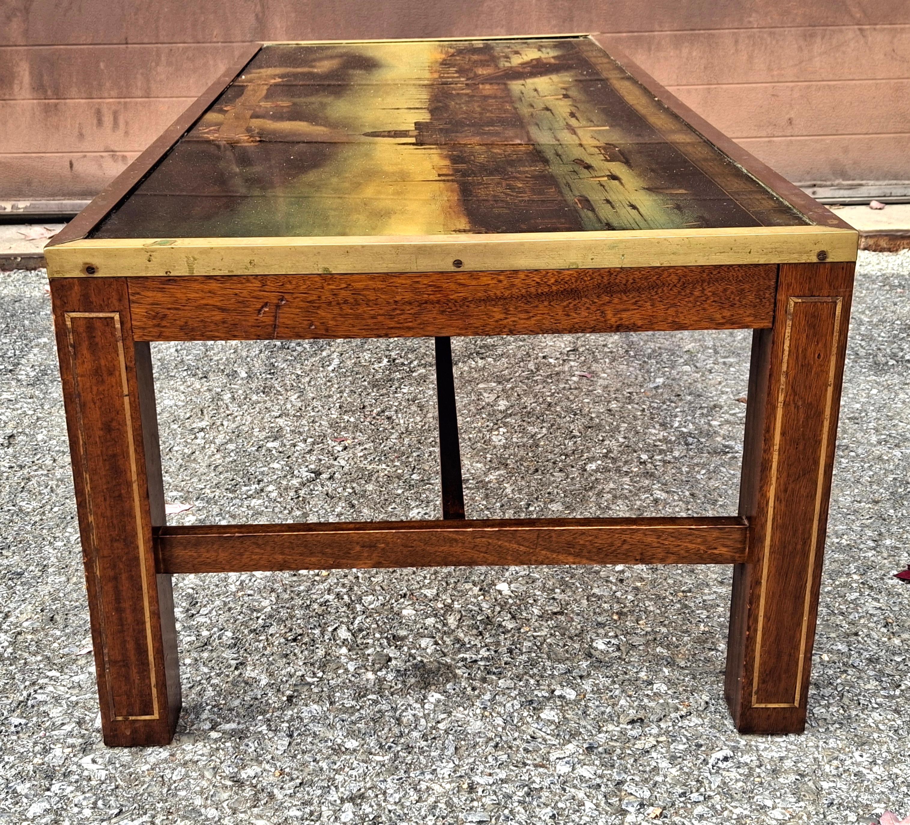 Table basse de style Régence en acajou incrusté de laiton, avec plan de Londres imprimé, Circa 1930 en vente 5