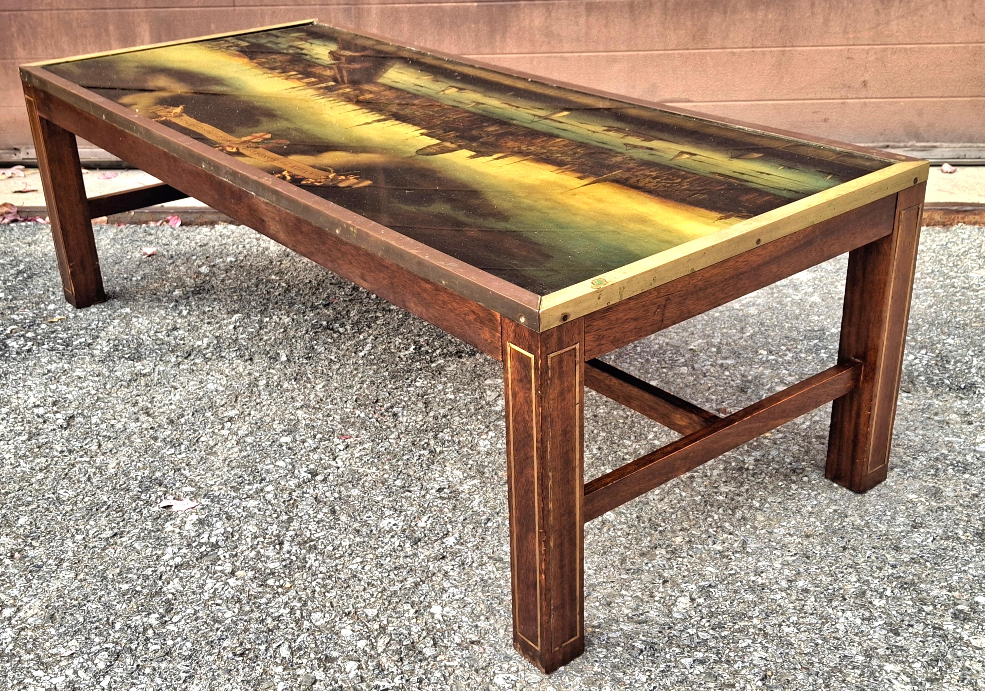 Table basse de style Régence en acajou incrusté de laiton, avec plan de Londres imprimé, Circa 1930 en vente 7