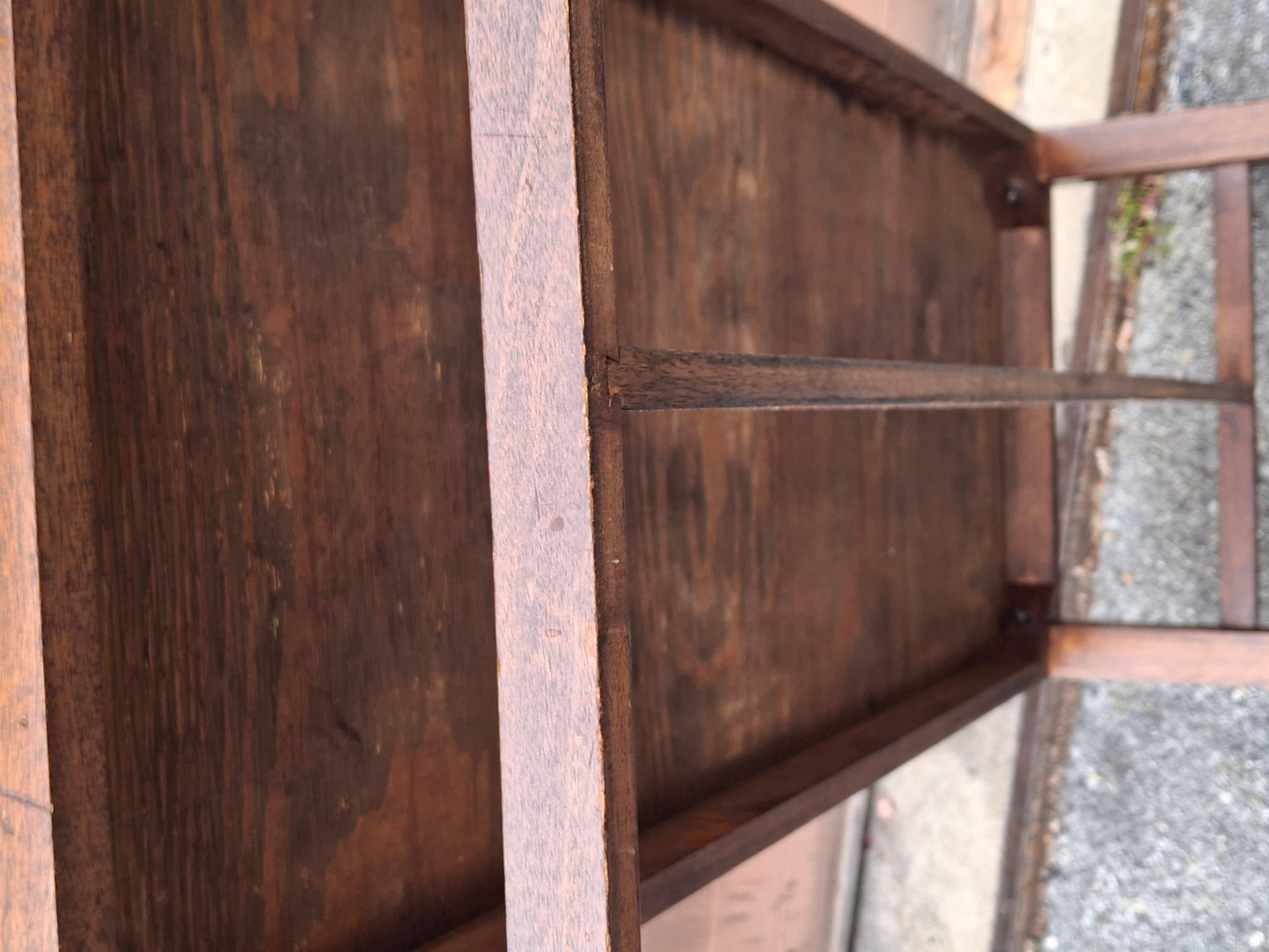 Table basse de style Régence en acajou incrusté de laiton, avec plan de Londres imprimé, Circa 1930 en vente 9