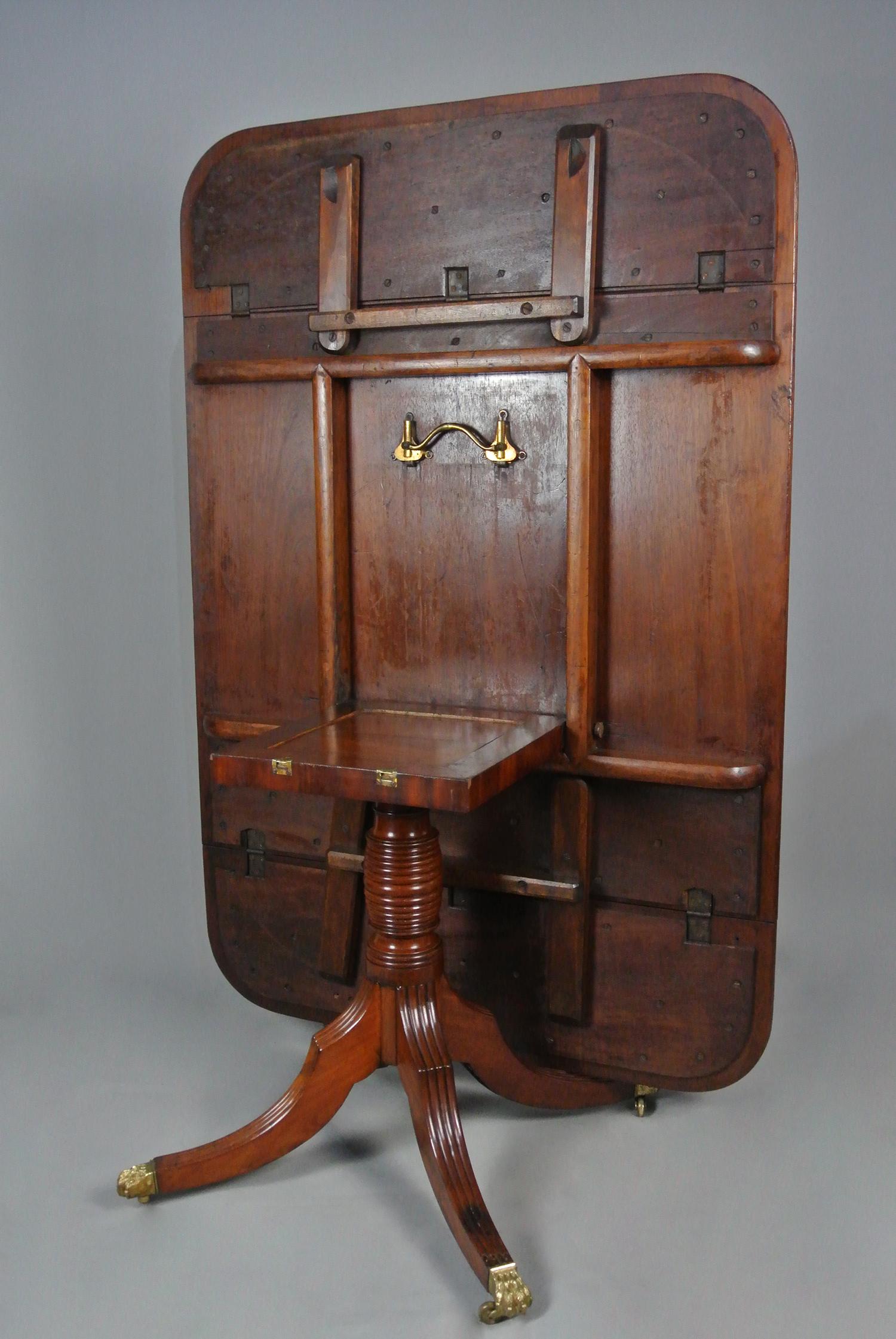 Table de salle à manger Regency en acajou et palissandre incrusté de laiton c. 1820 en vente 4