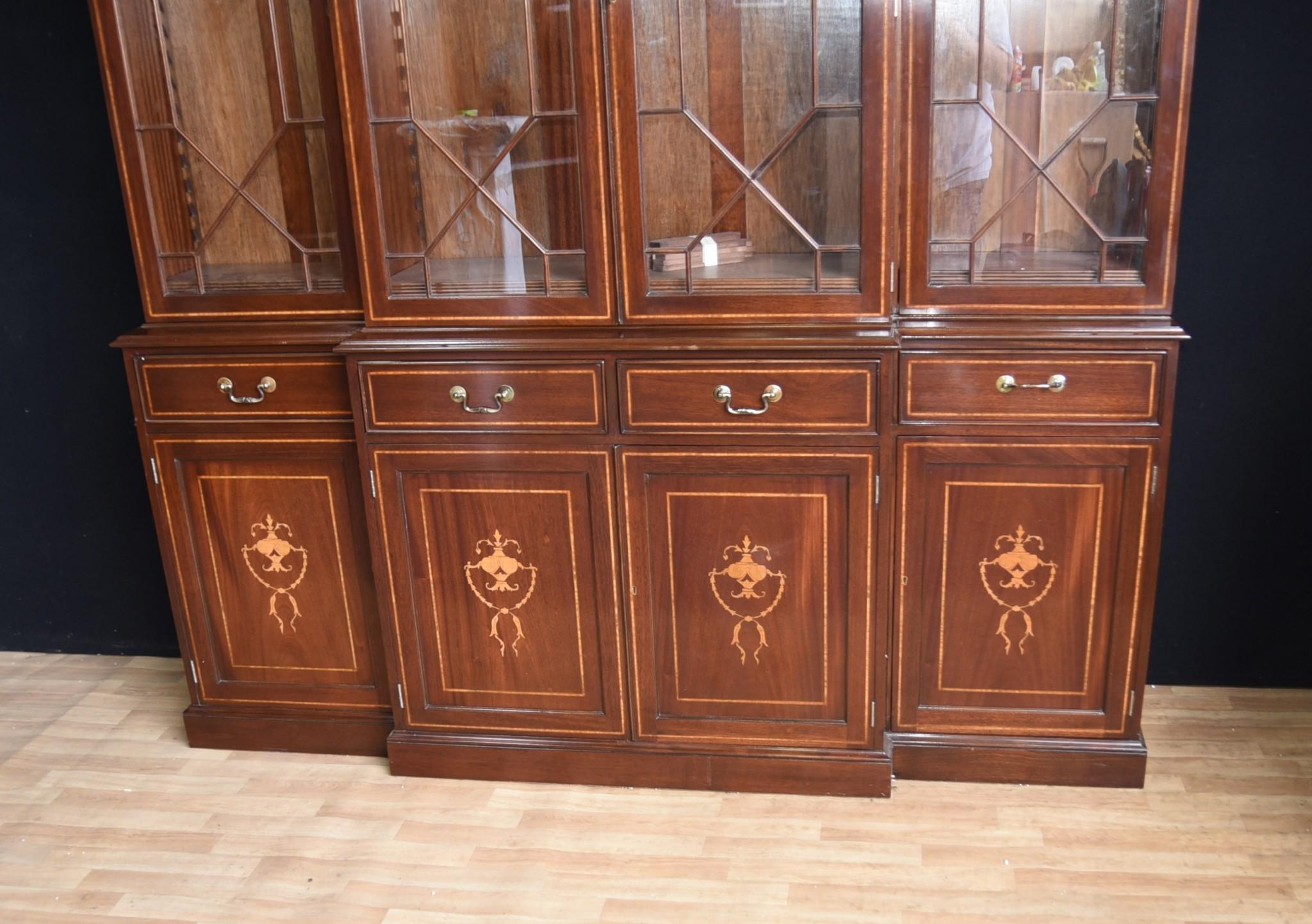 Regency Breakfront Bookcase Mahogany Sheraton Inlay In Good Condition For Sale In Potters Bar, GB