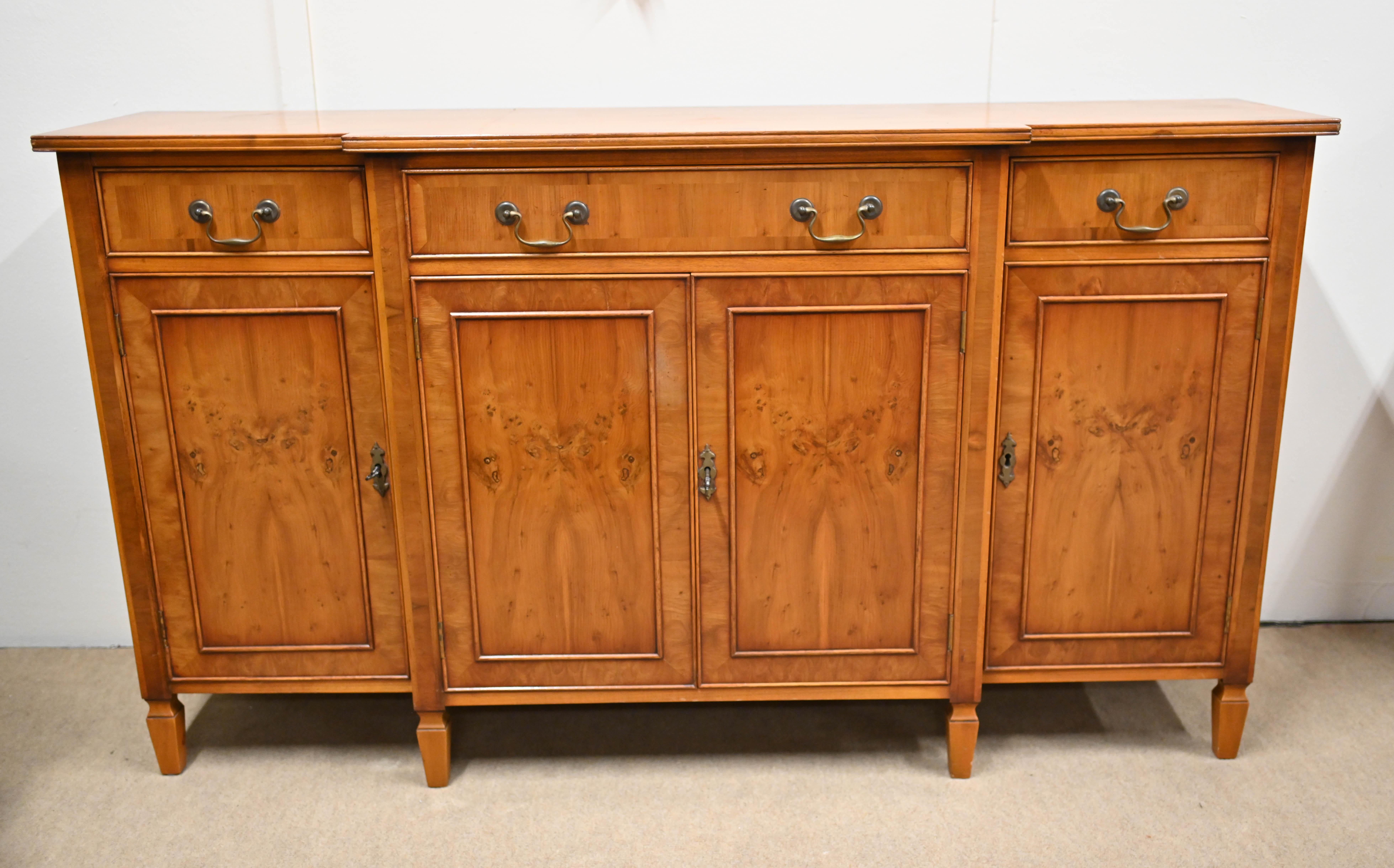 Regency Breakfront Sideboard Yew Wood Server Buffet In Good Condition For Sale In Potters Bar, GB