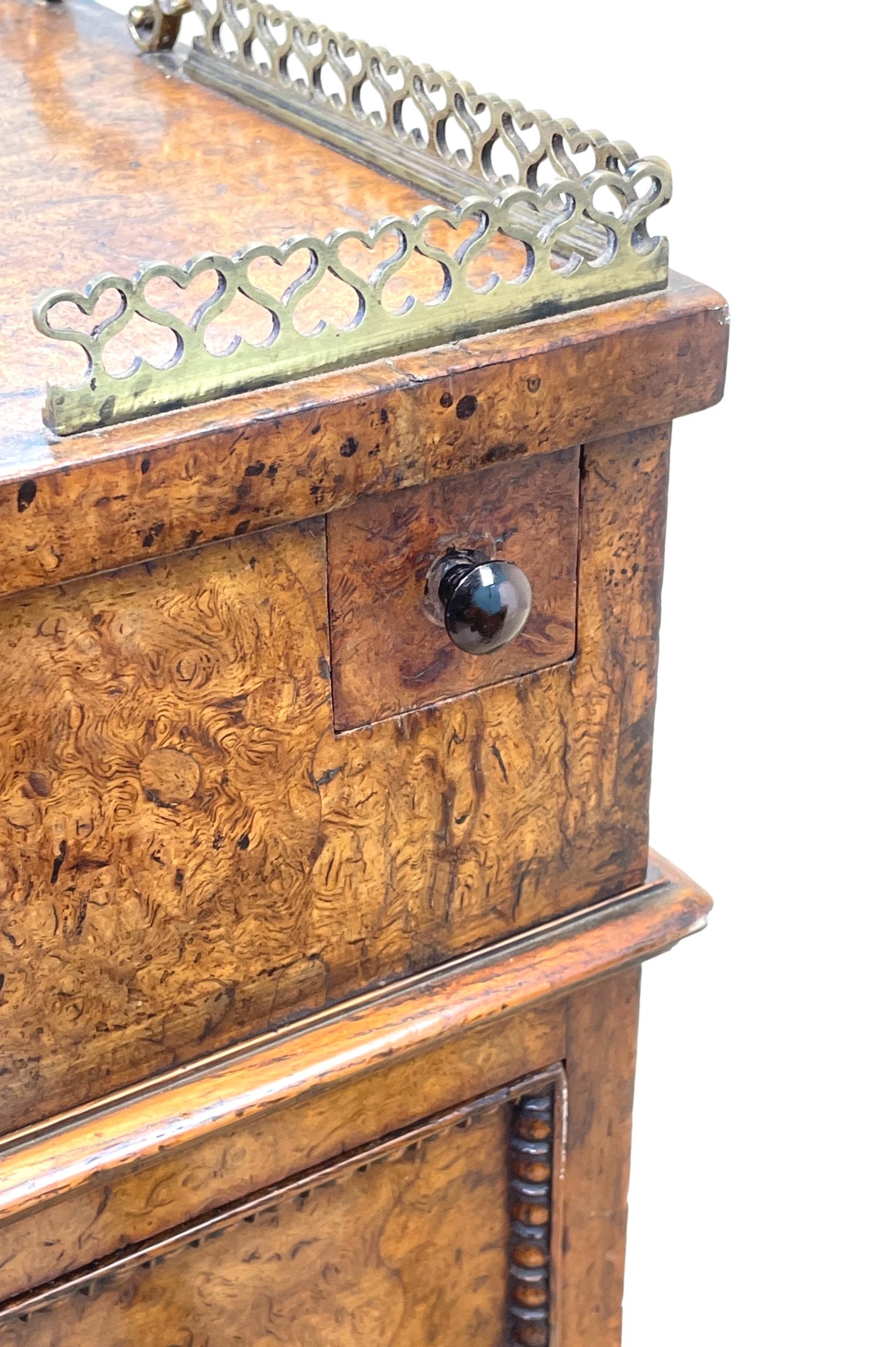 Regency Burr Elm Davenport Desk In Good Condition For Sale In Bedfordshire, GB