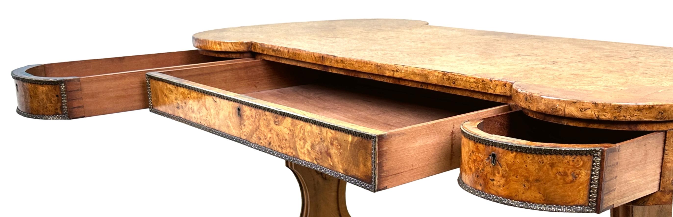 Regency Burr Elm Library Table In Good Condition For Sale In Bedfordshire, GB