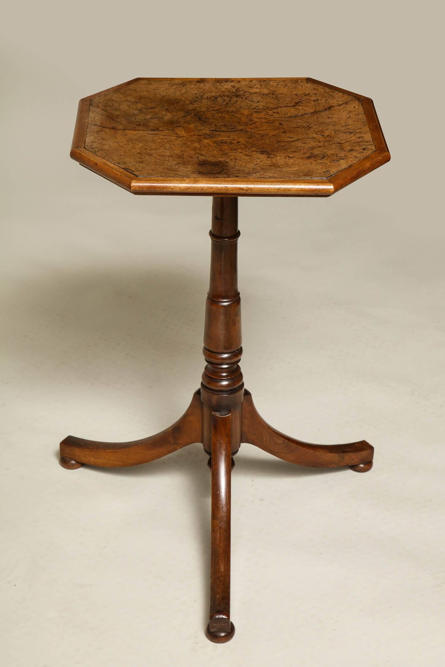 Regency Burr Oak and Yew Wood Table In Excellent Condition In Greenwich, CT
