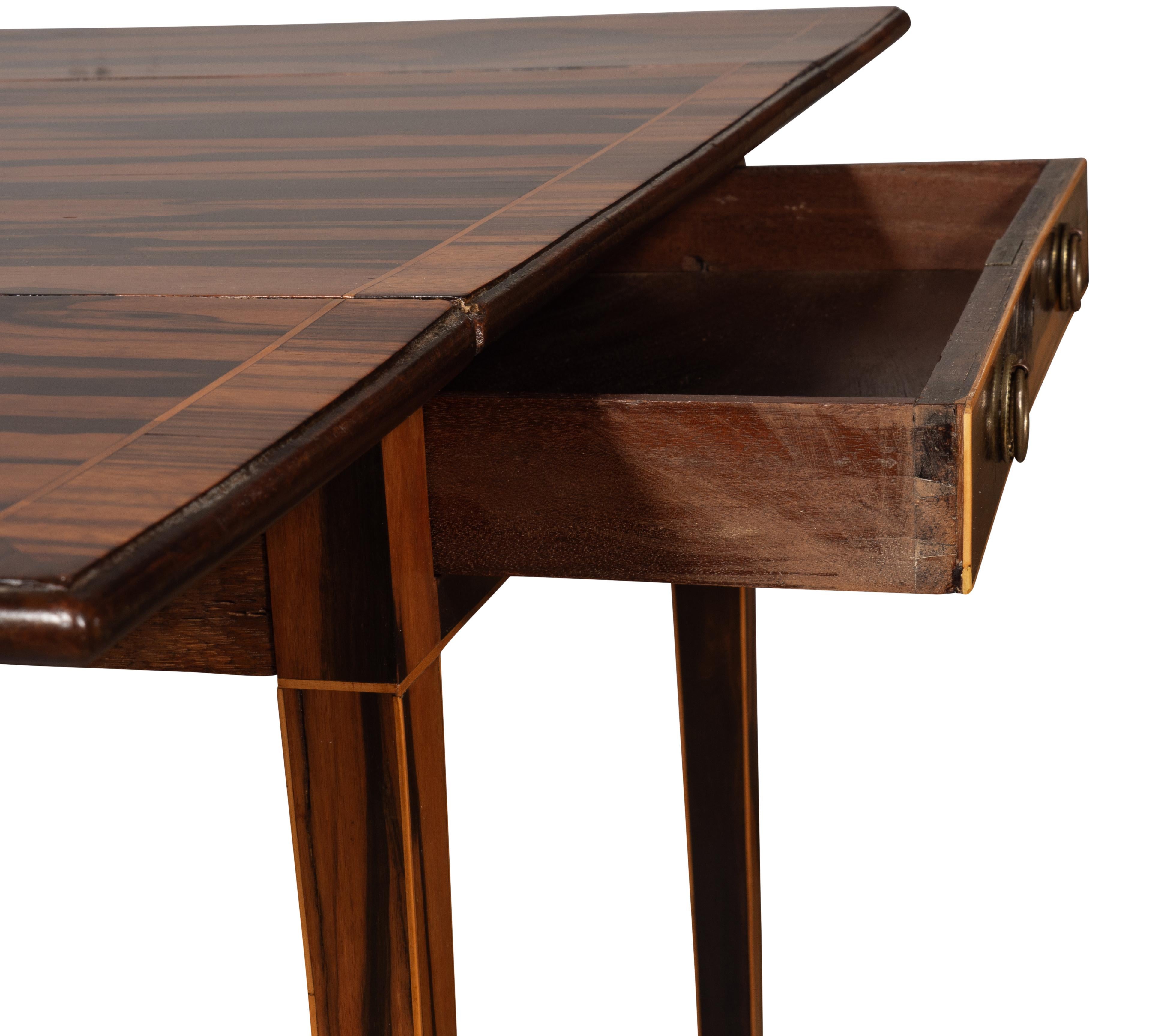 Mesa Regency Calamander Pembroke en venta 4