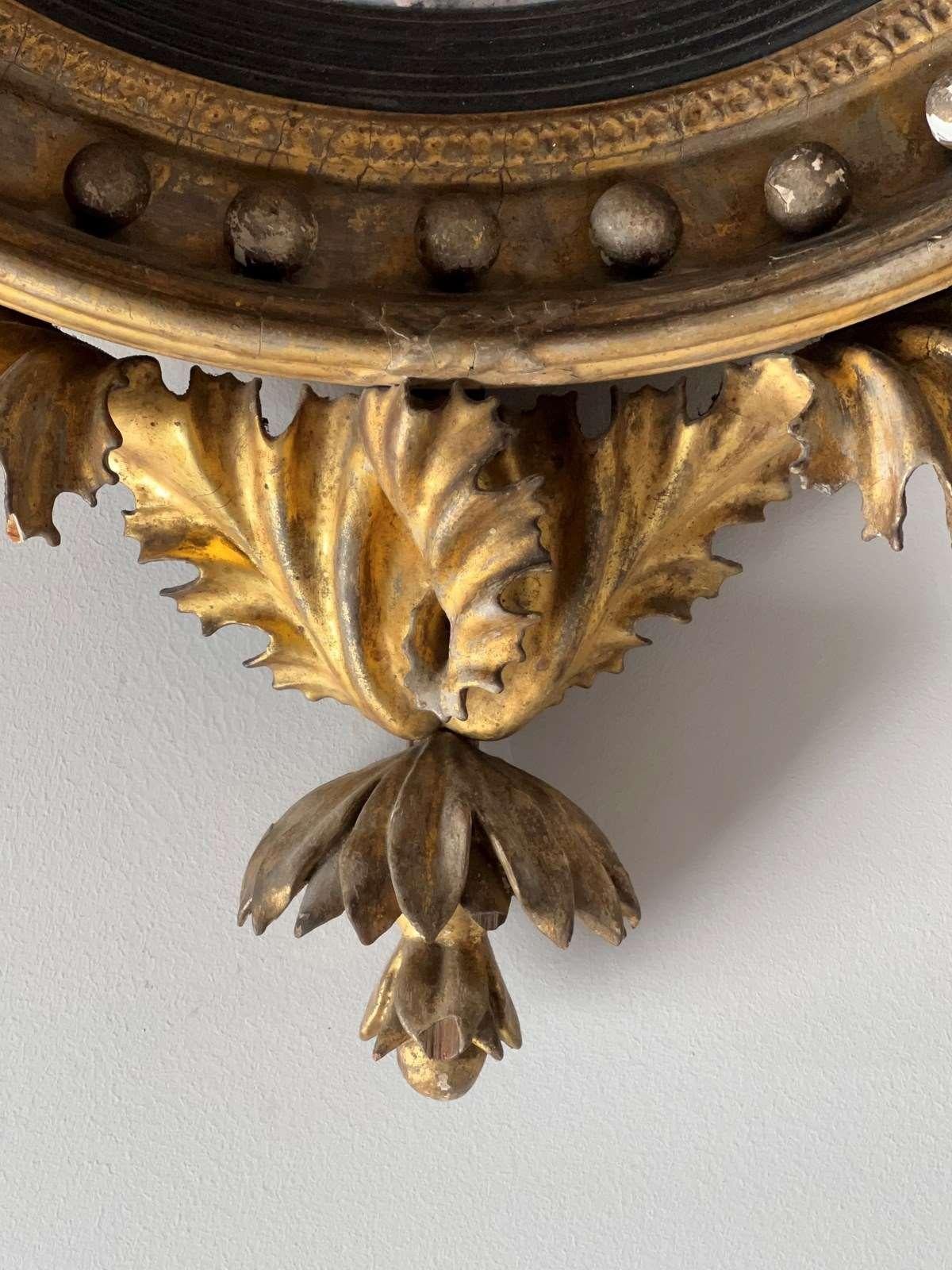 Regency Carved Giltwood Convex Wall Mirror In Good Condition For Sale In London, GB