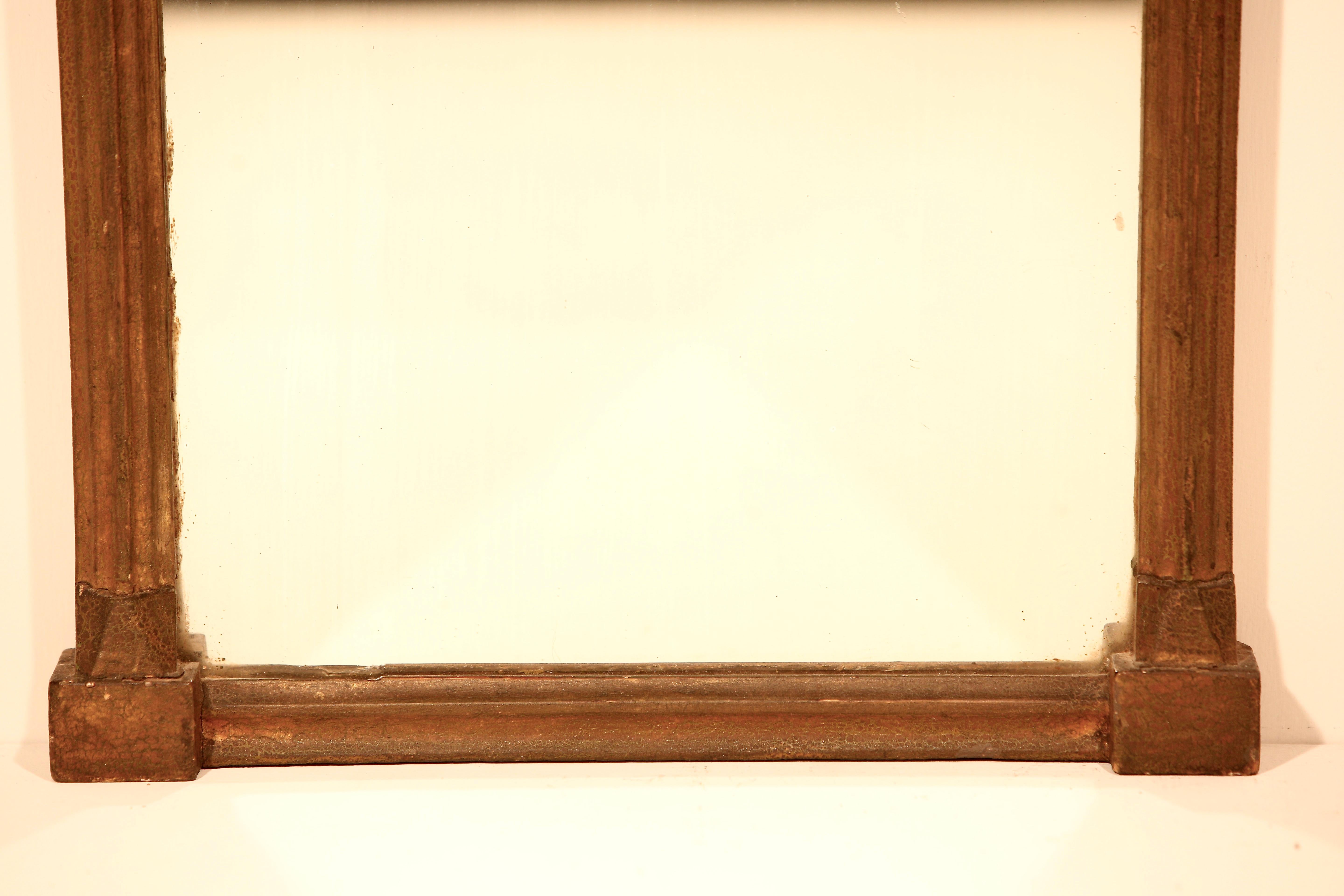 Miroir de style Régence en bois sculpté et doré Panneau en églomisé Trumeau en vente 1