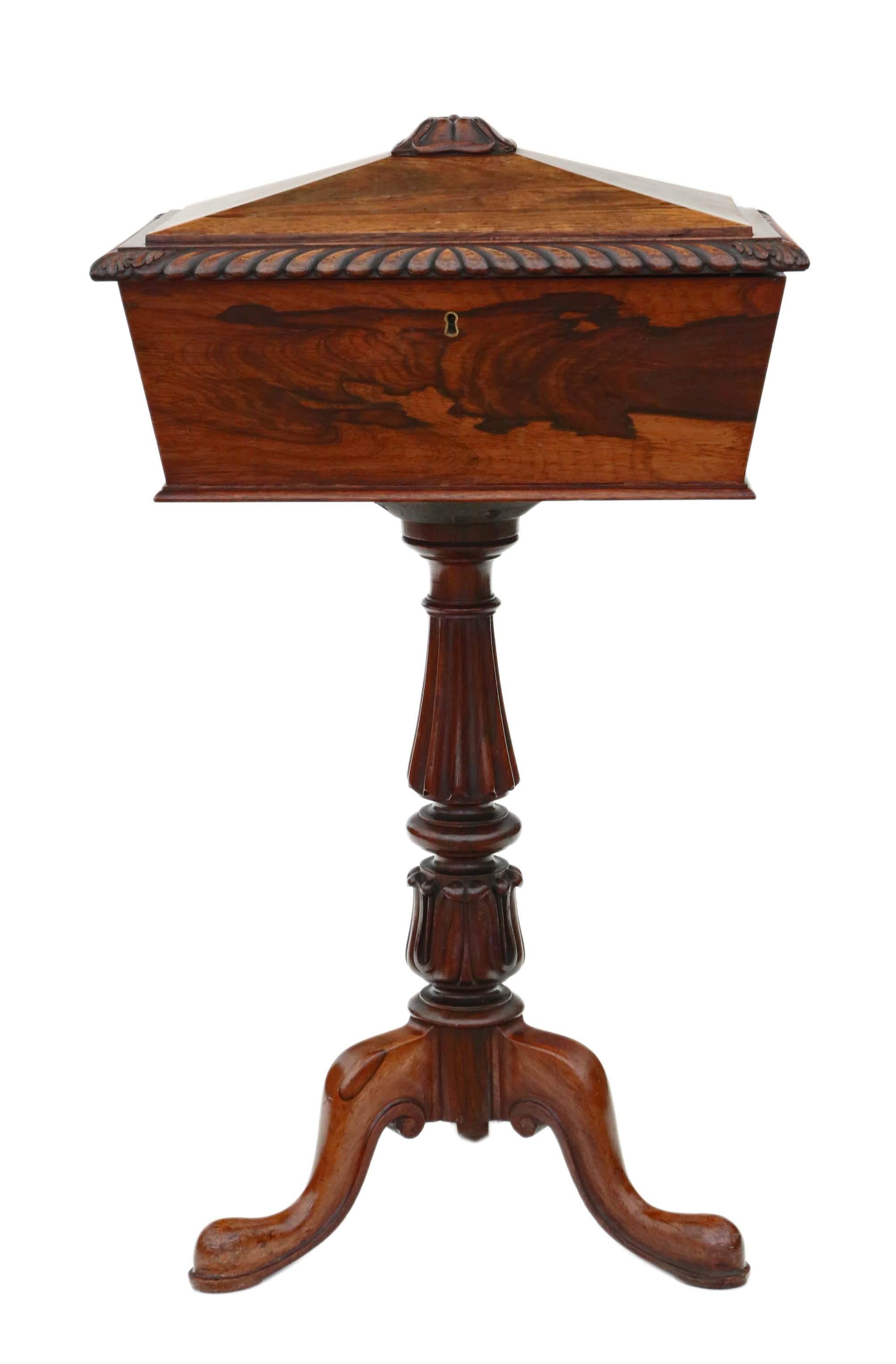 Antique quality Regency carved rosewood tea ploy, circa 1830.
A top quality piece in the manner of Gillows. A very rare find.
Solid, no loose joints and no woodworm.
Good size, color and proportions.
Measures: 49cm W x 35cm D x 85cm H.
Historic