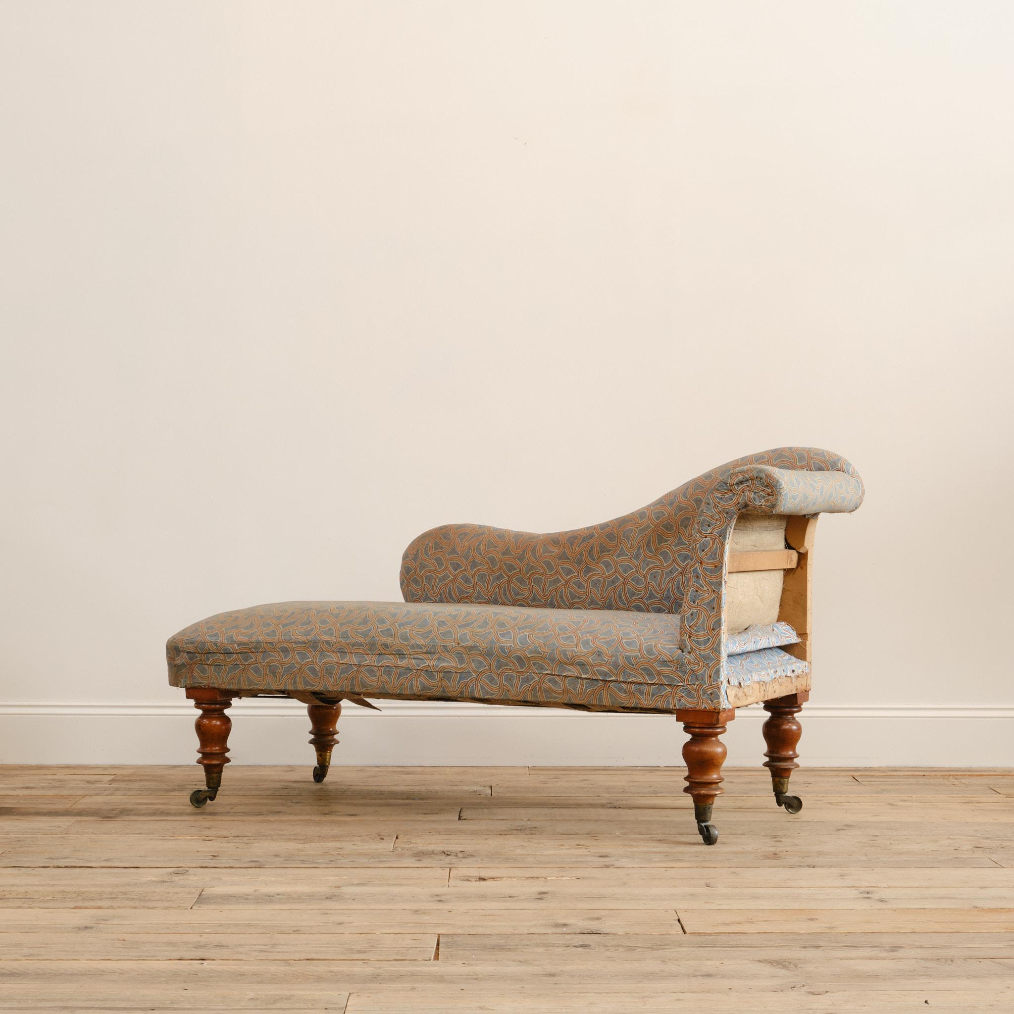 Regency Chaise Longue in Original Fabric 3