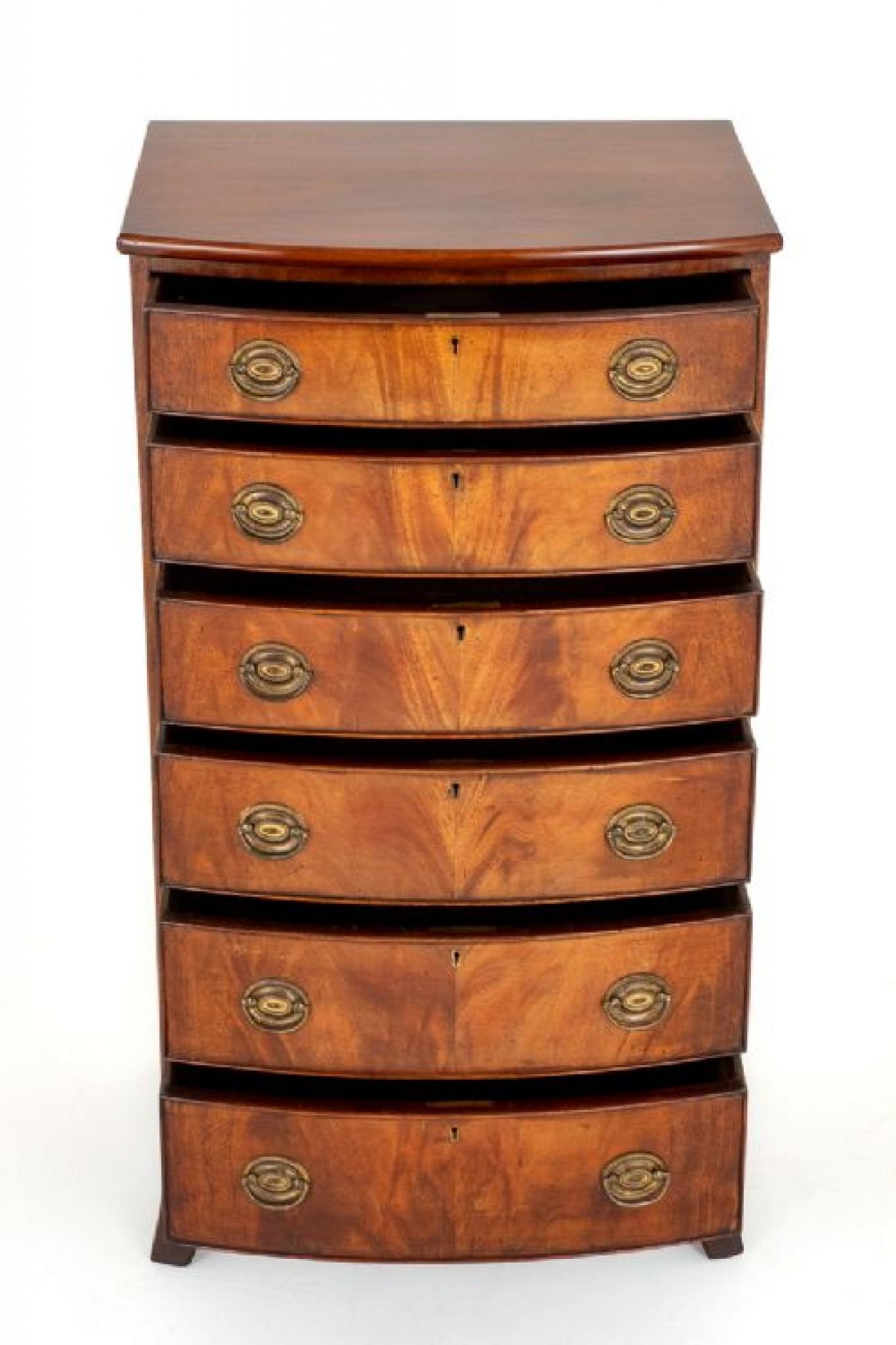 Acajou Commode Regency Tiroirs Tall Boy Bow Front en vente