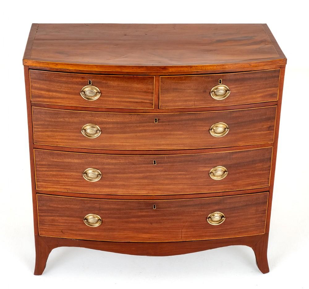 Regency Chest of Drawers Mahogany Bow Front In Good Condition For Sale In Potters Bar, GB