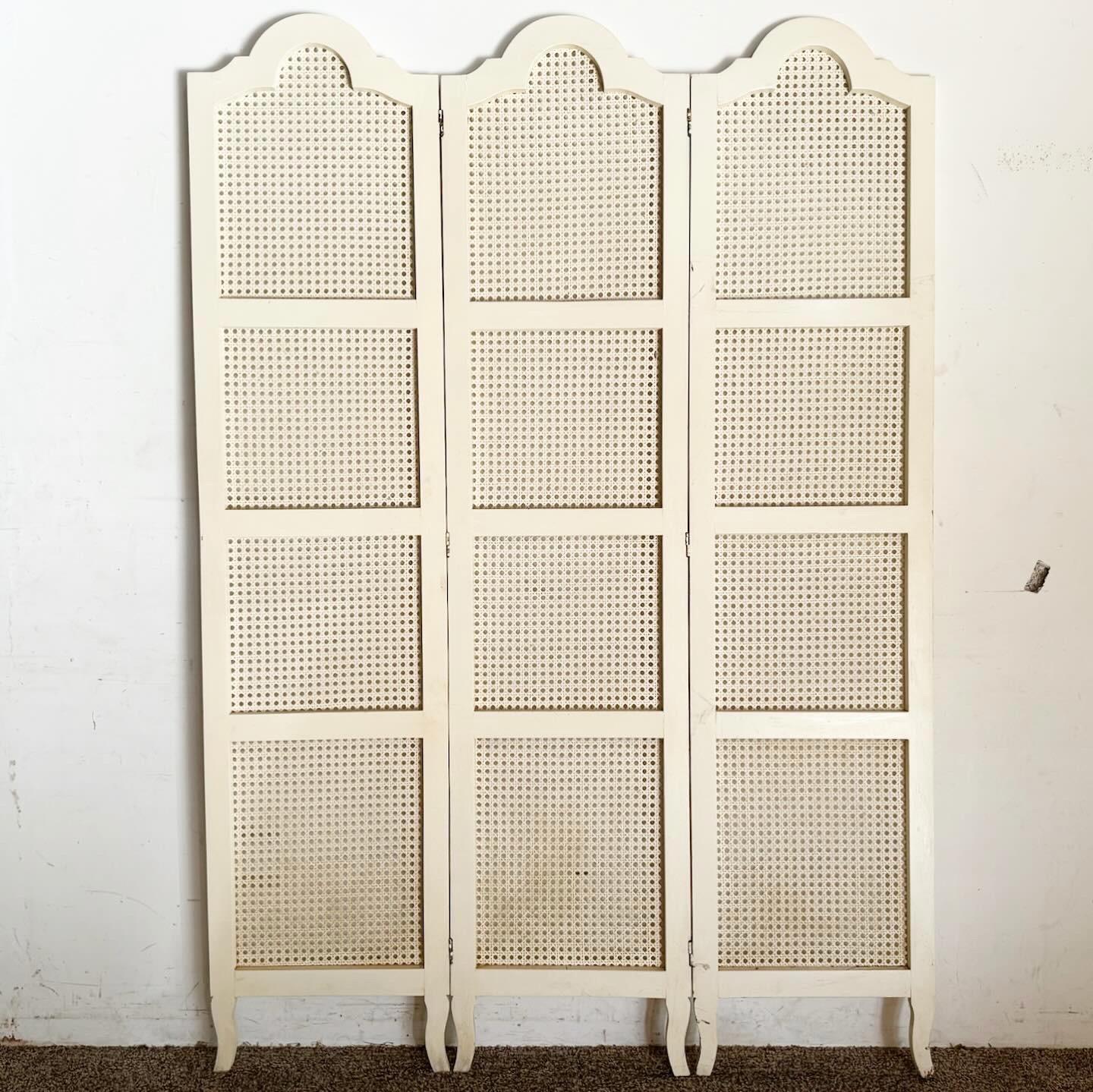 Regency Chic Off White Cane Room Divider/Screen460 In Good Condition For Sale In Delray Beach, FL