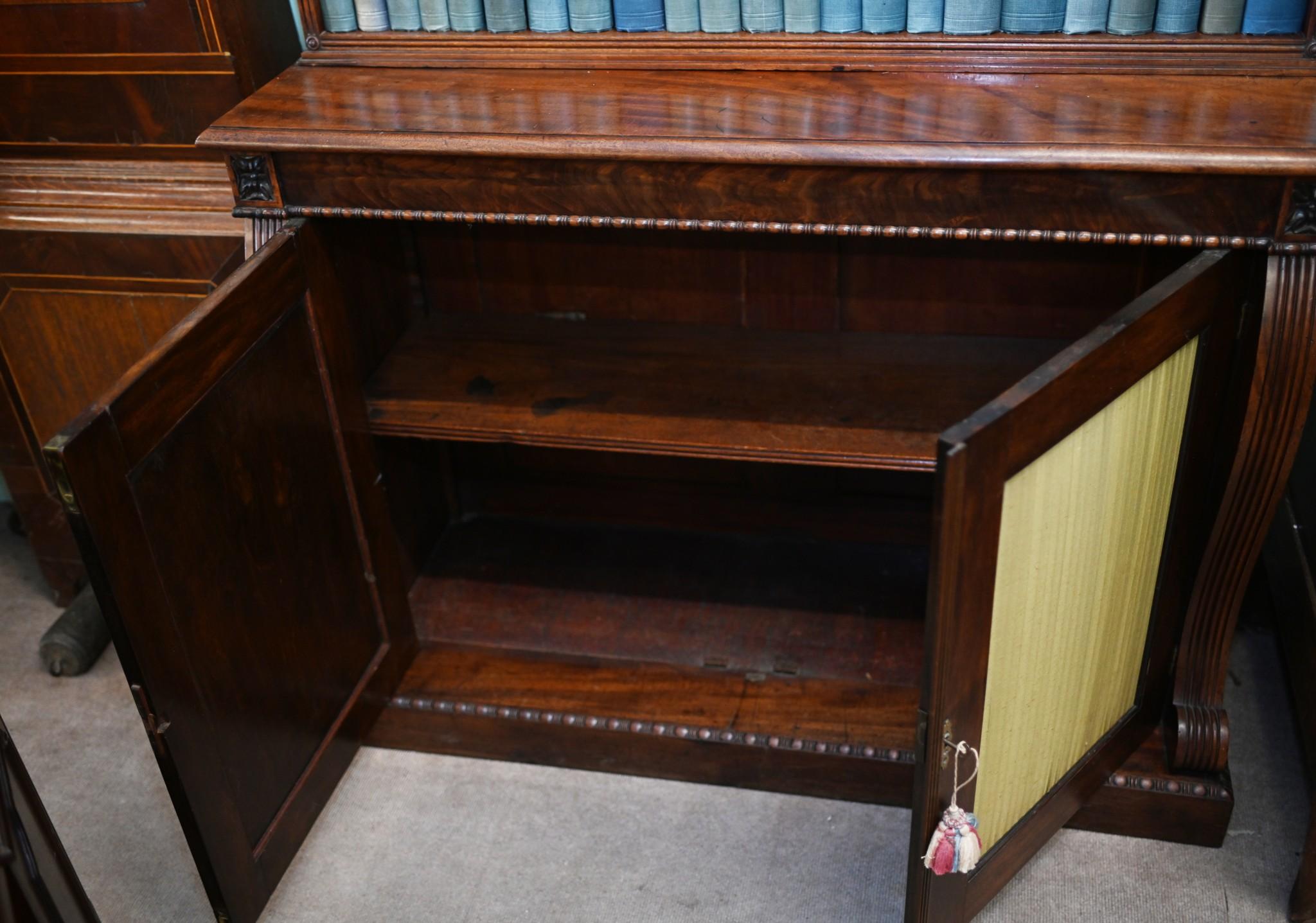 Libreria Chiffonier Regency Armadio in mogano In condizioni buone in vendita a Potters Bar, GB